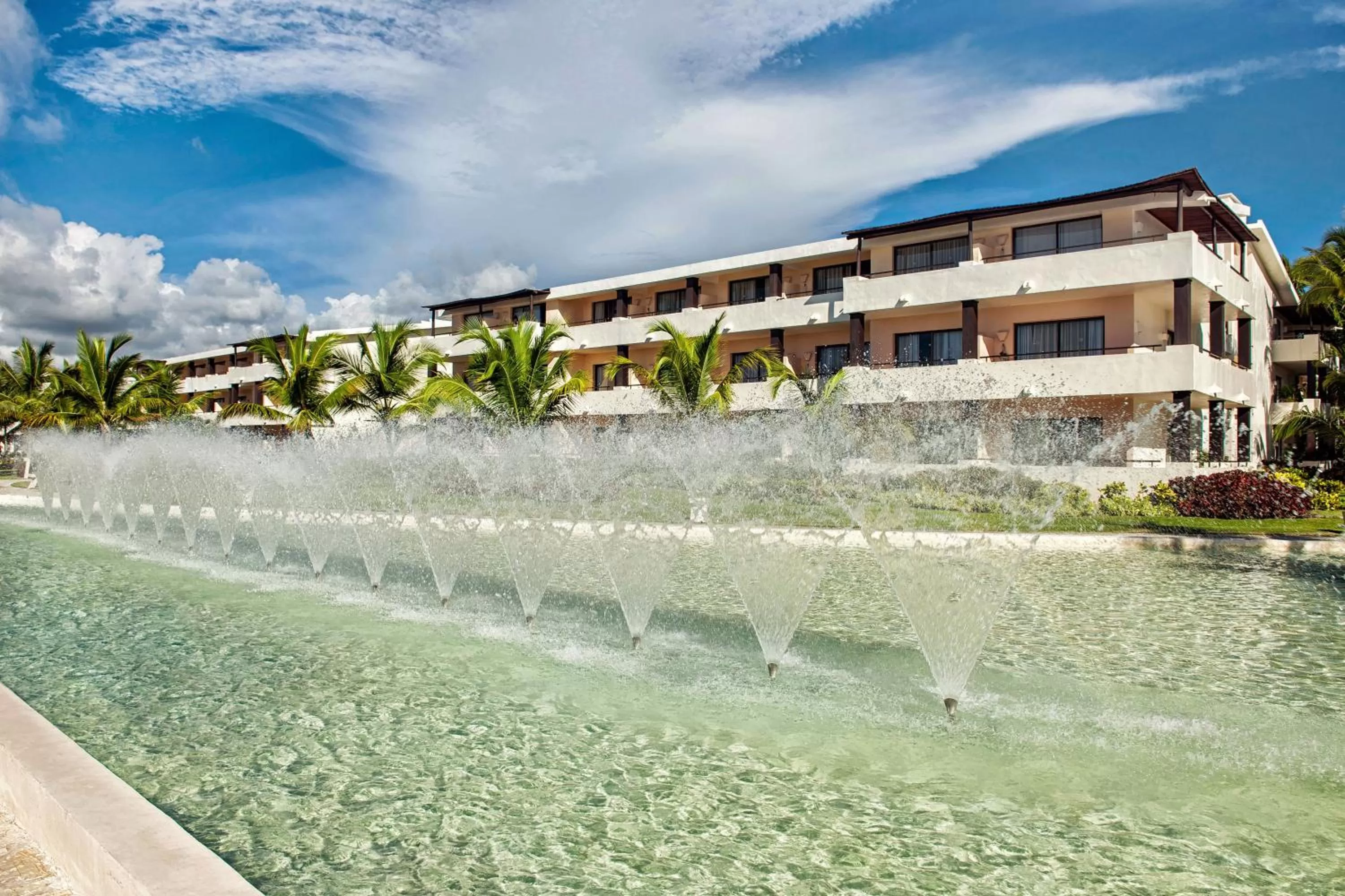 Swimming pool in Catalonia Royal Bavaro - All Inclusive - Adults Only