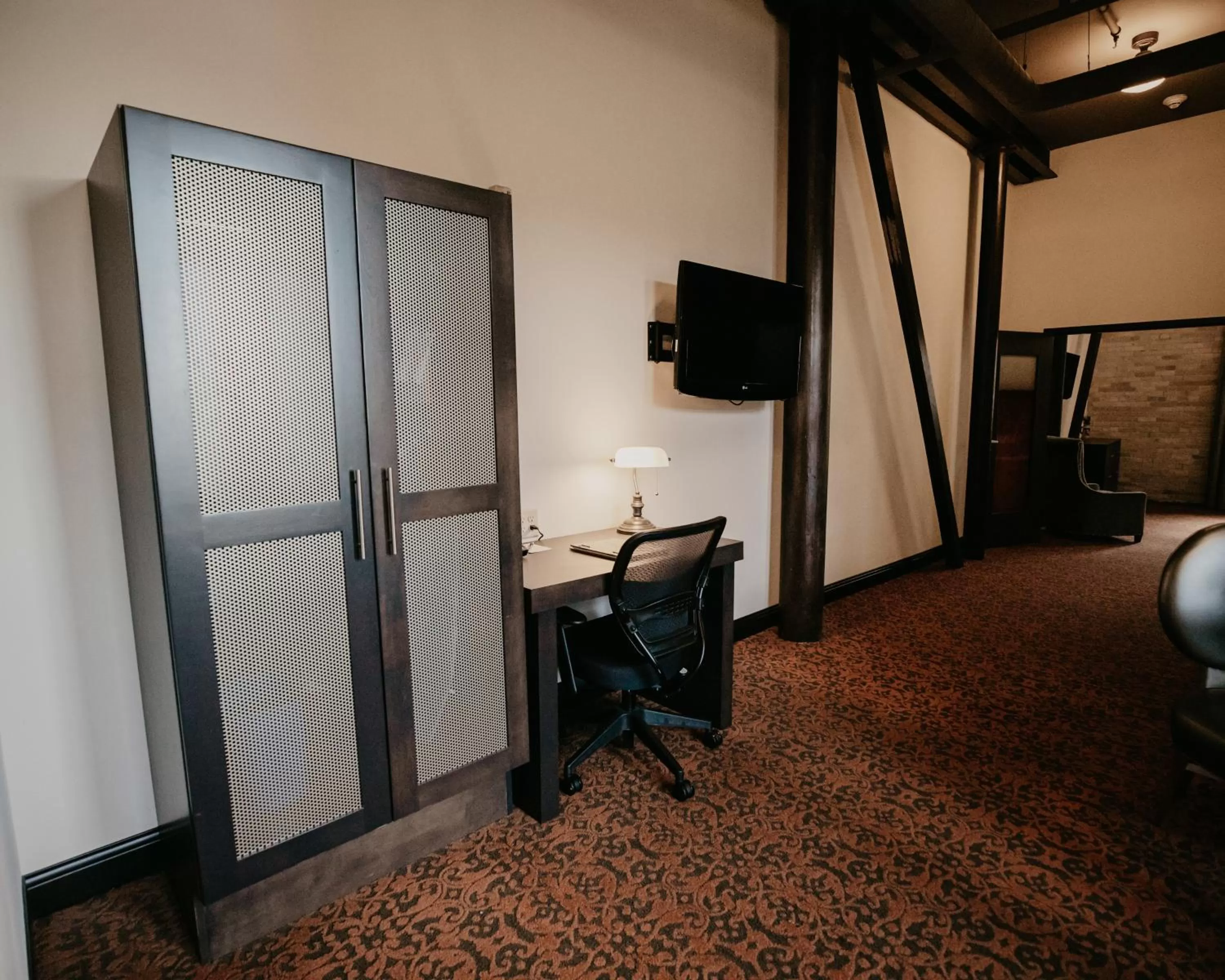 Guests in Brewhouse Inn and Suites