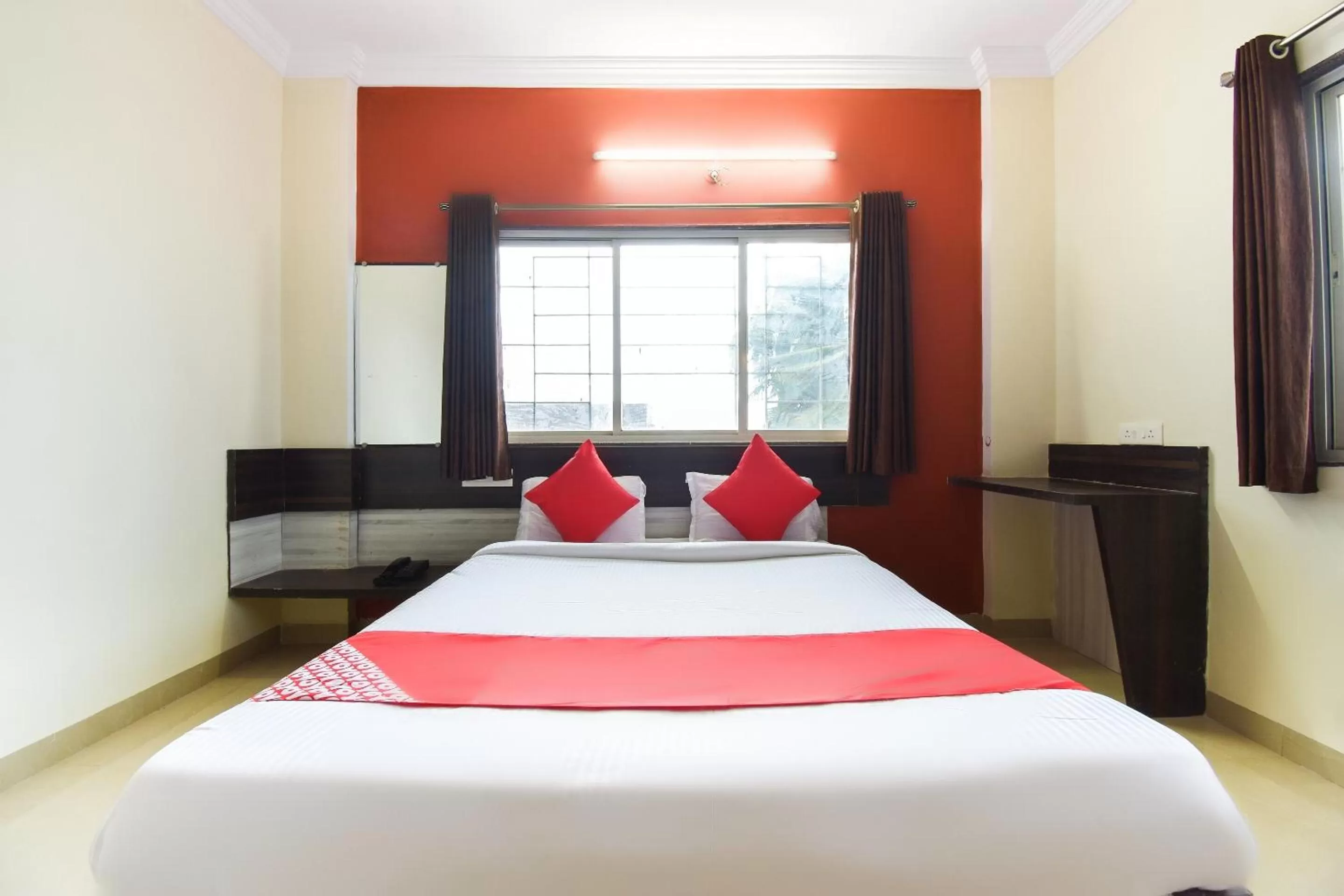 Bedroom, Bed in OYO Flagship 43302 Hotel Sargam