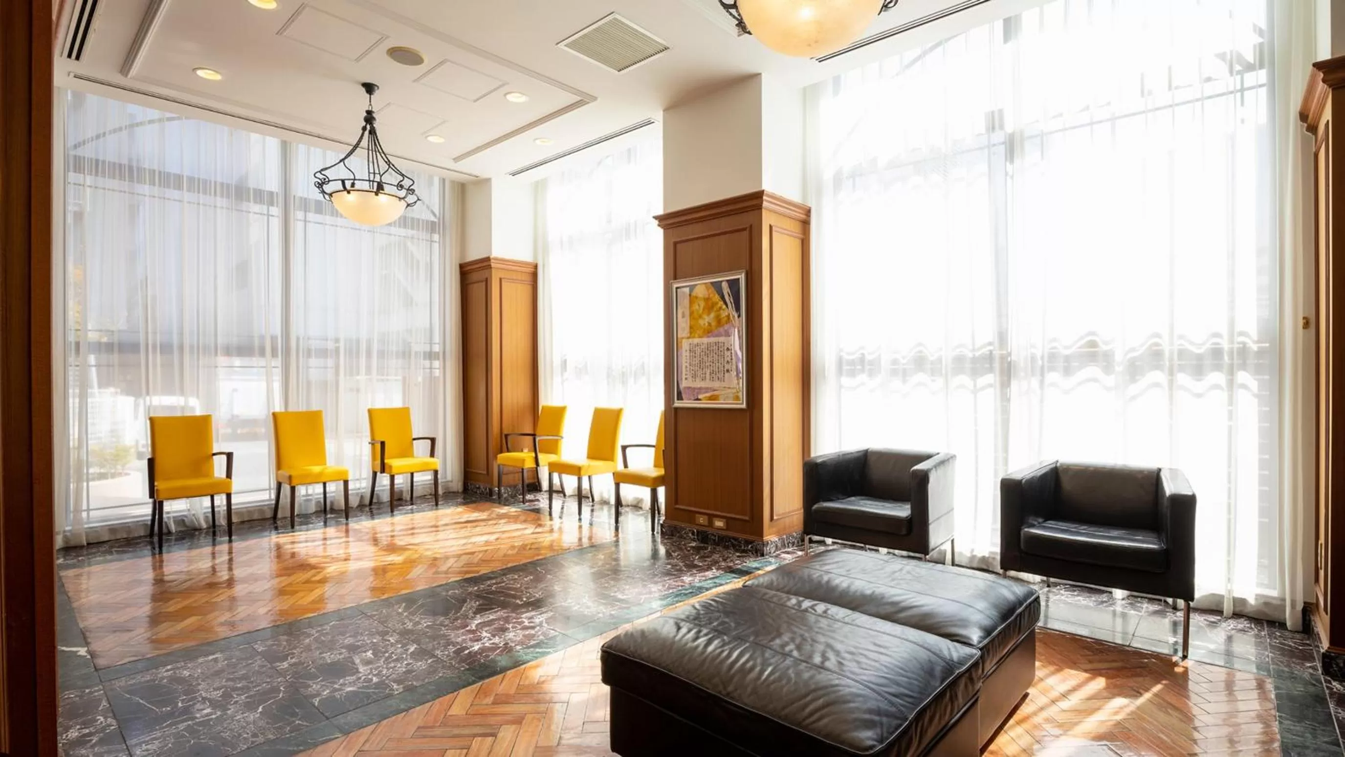 Lobby or reception in JR-East Hotel Mets Mito