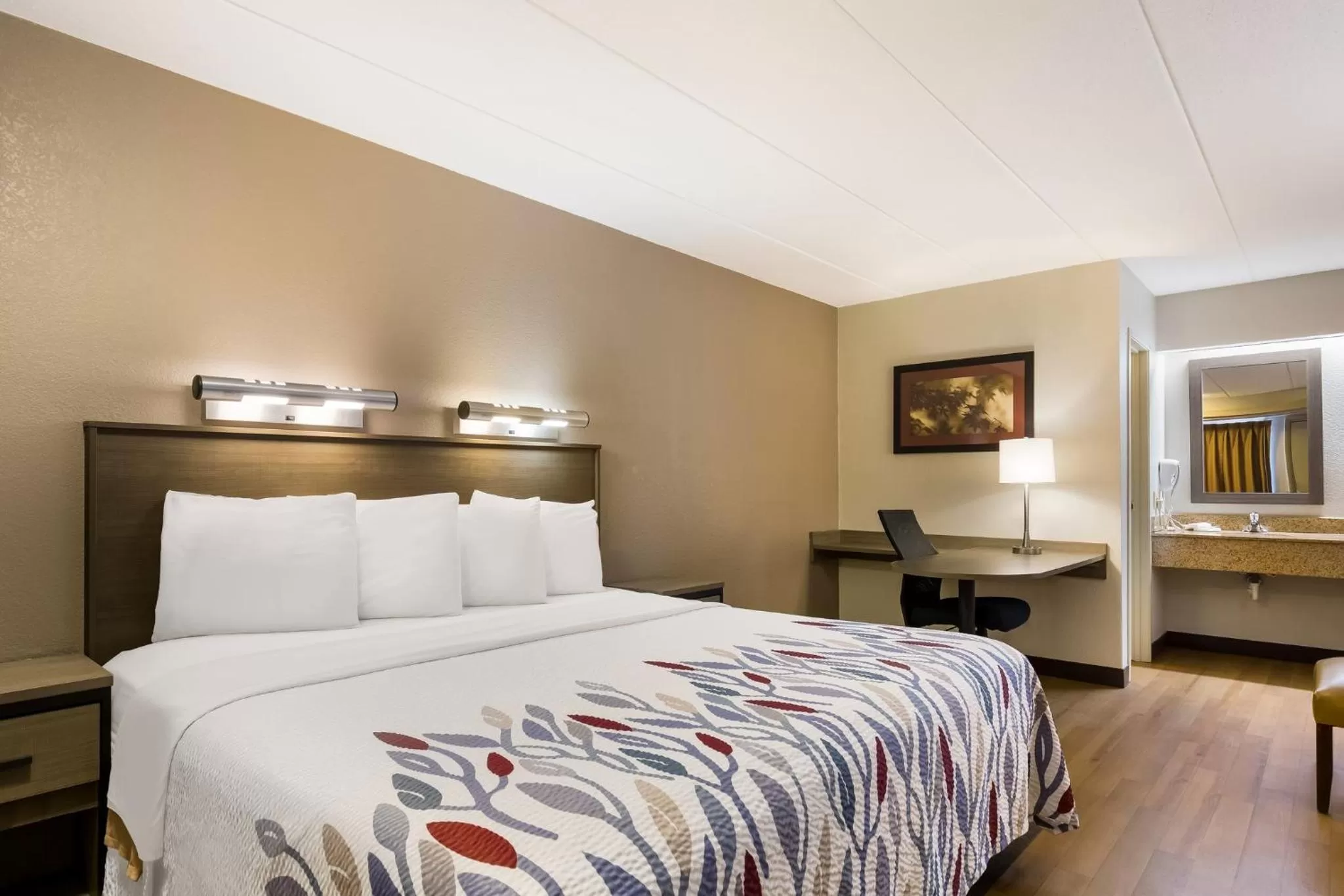 Bedroom, Bed in Red Roof Inn Wilkes-Barre Arena