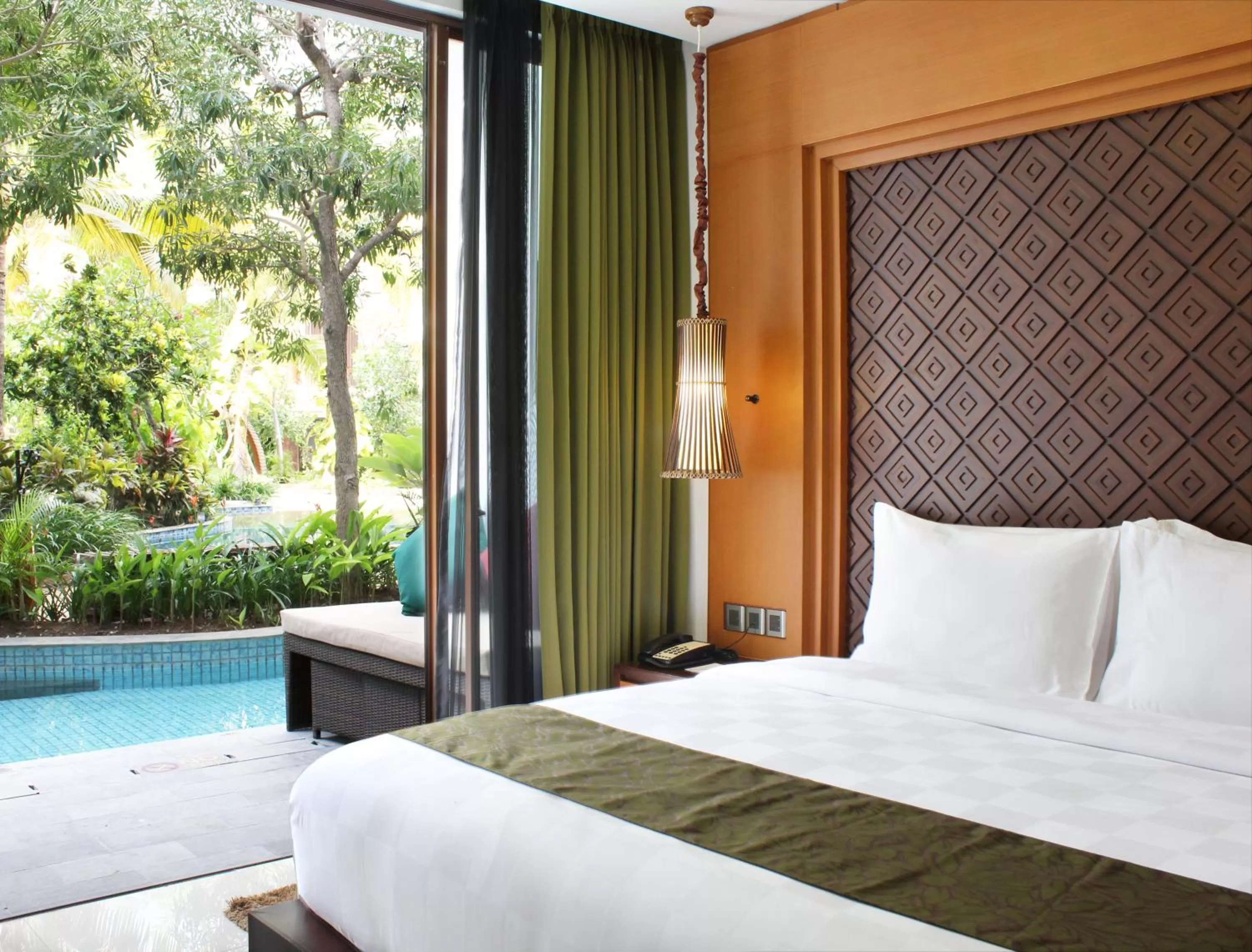 Deluxe Room Pool Access in Golden Tulip Jineng Resort Bali