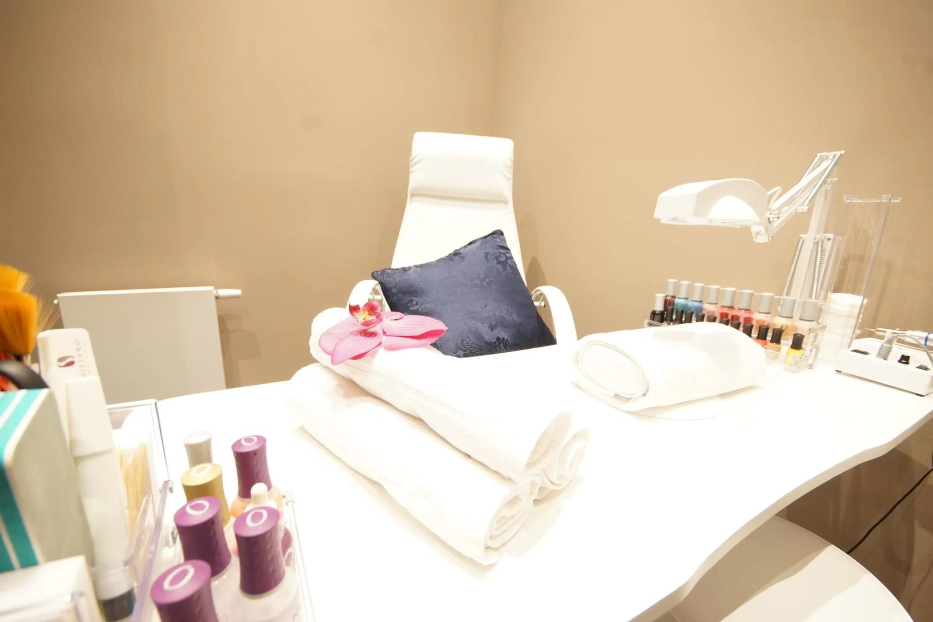 Spa and wellness centre/facilities, Bed in Copernicus Toruń Hotel