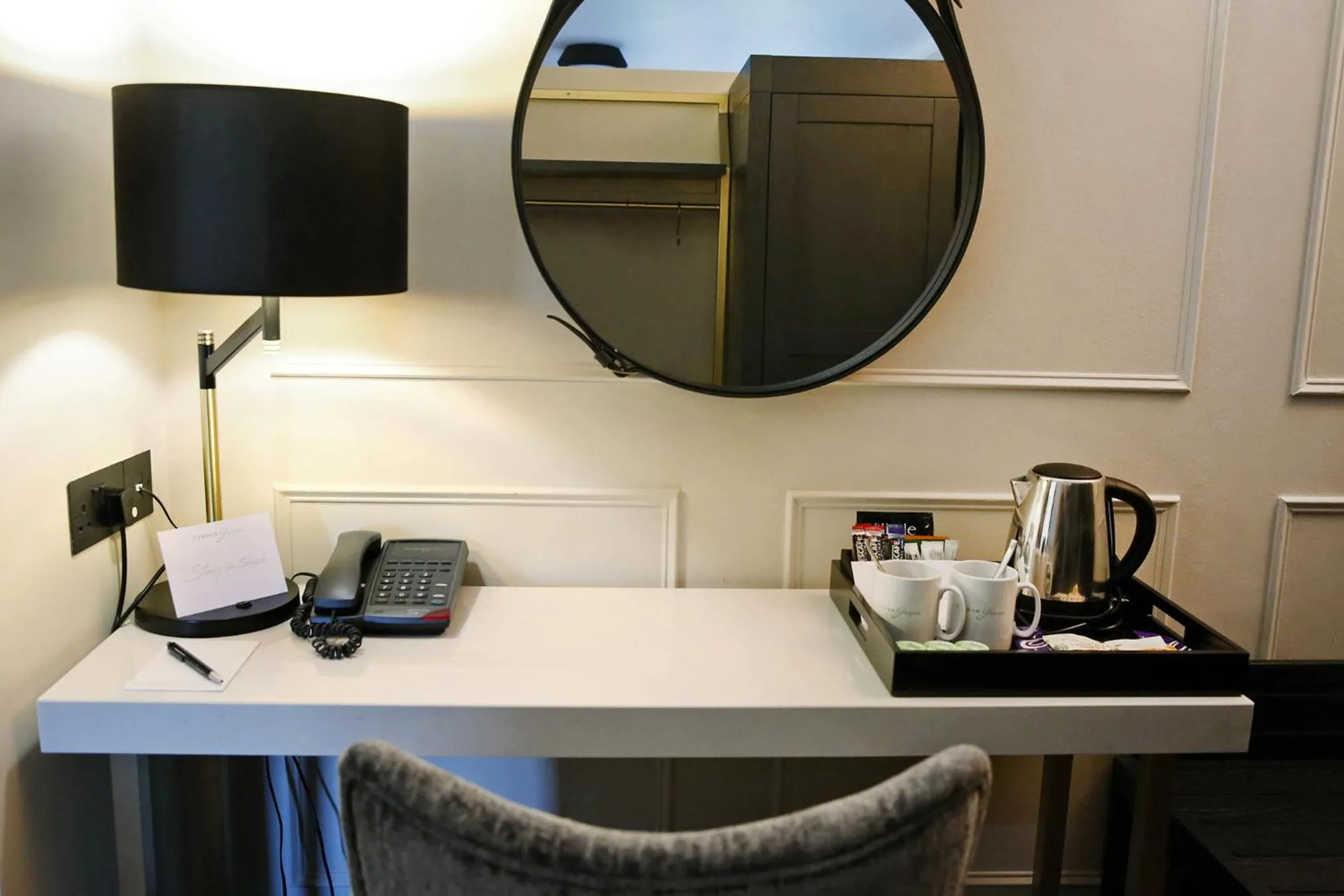 Coffee/tea facilities in Denham Grove