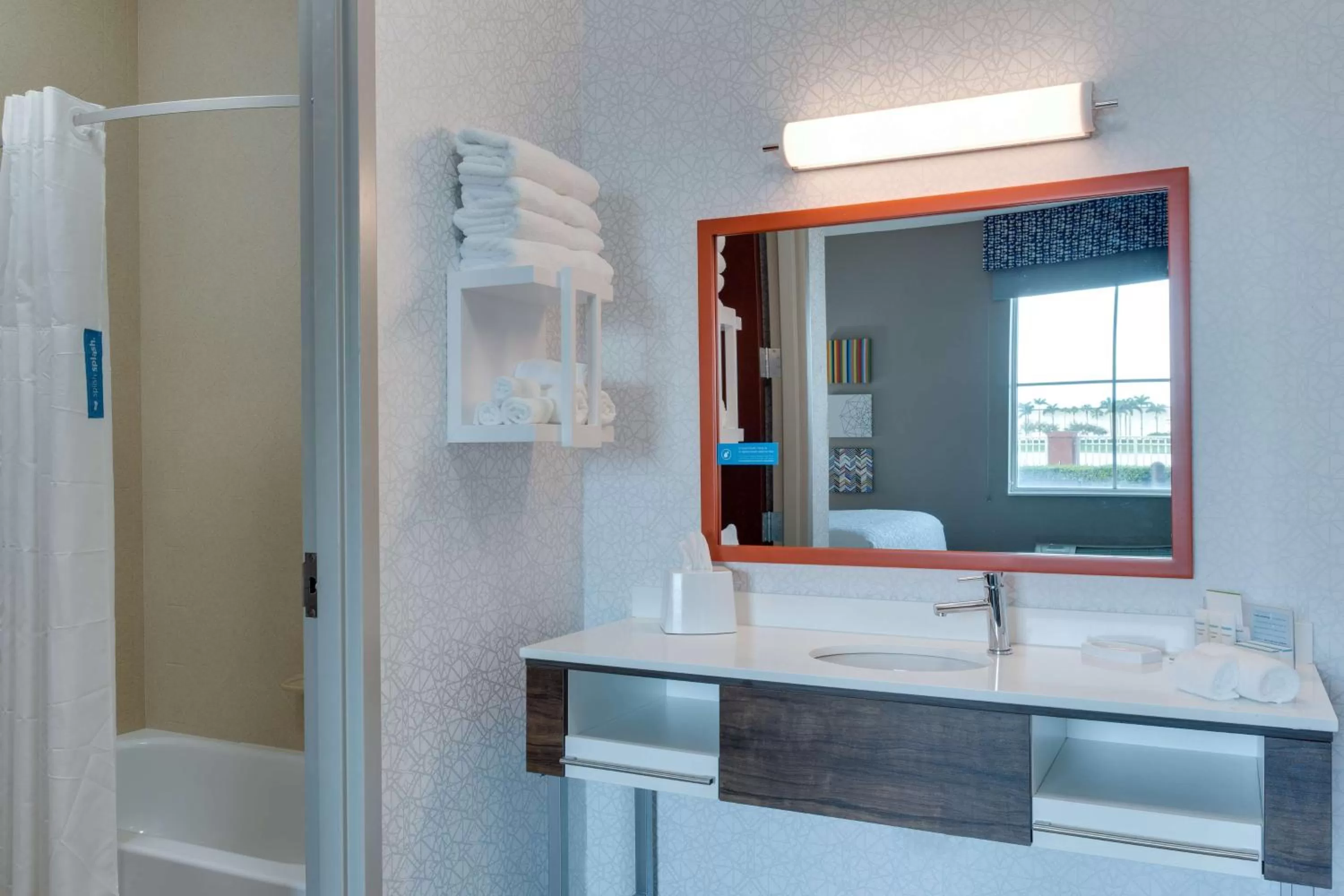 Bathroom in Hampton Inn & Suites Fort Lauderdale - Miramar