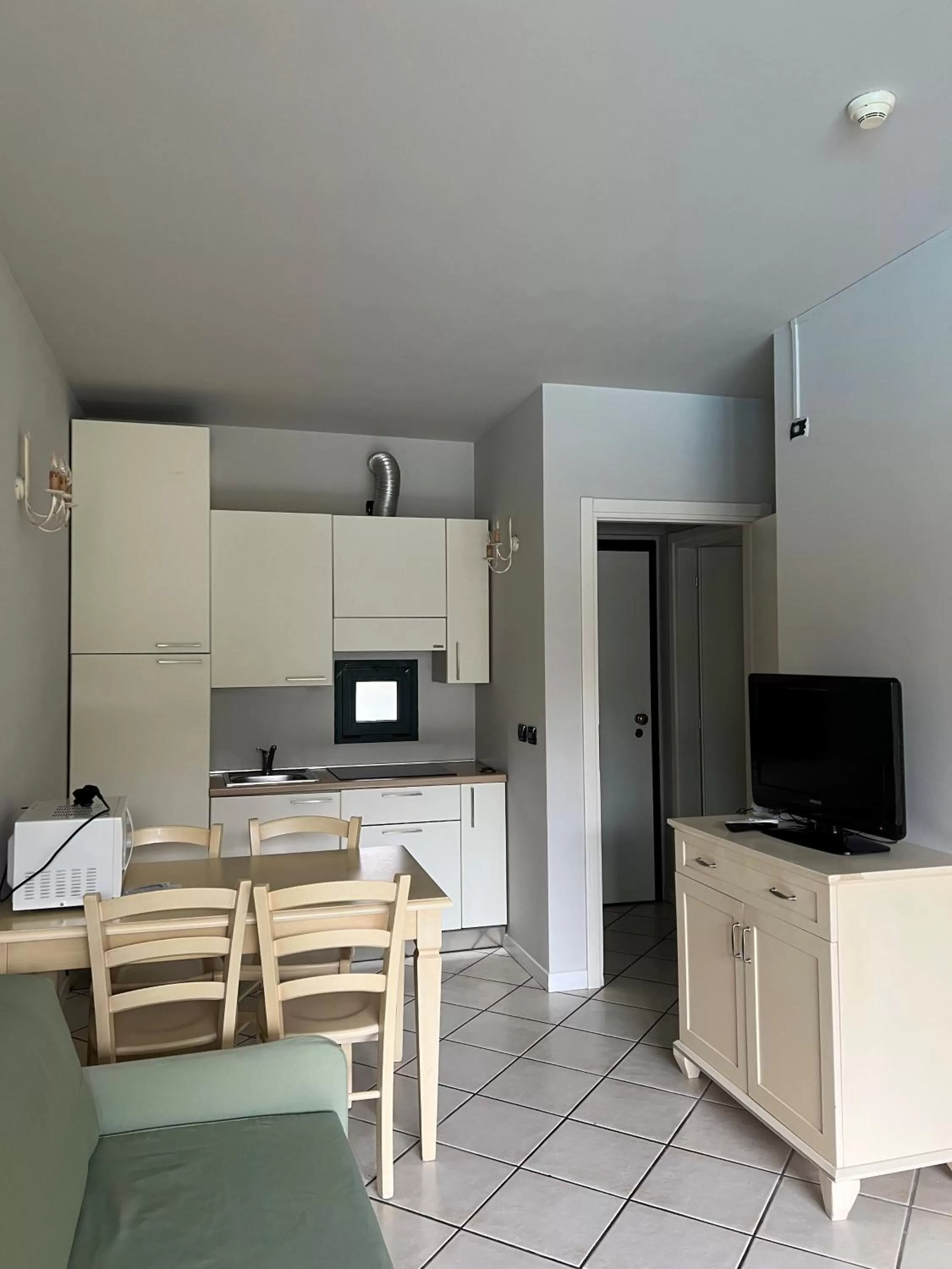 TV and multimedia in Le Terrazze sul Lago Hotel & Residence