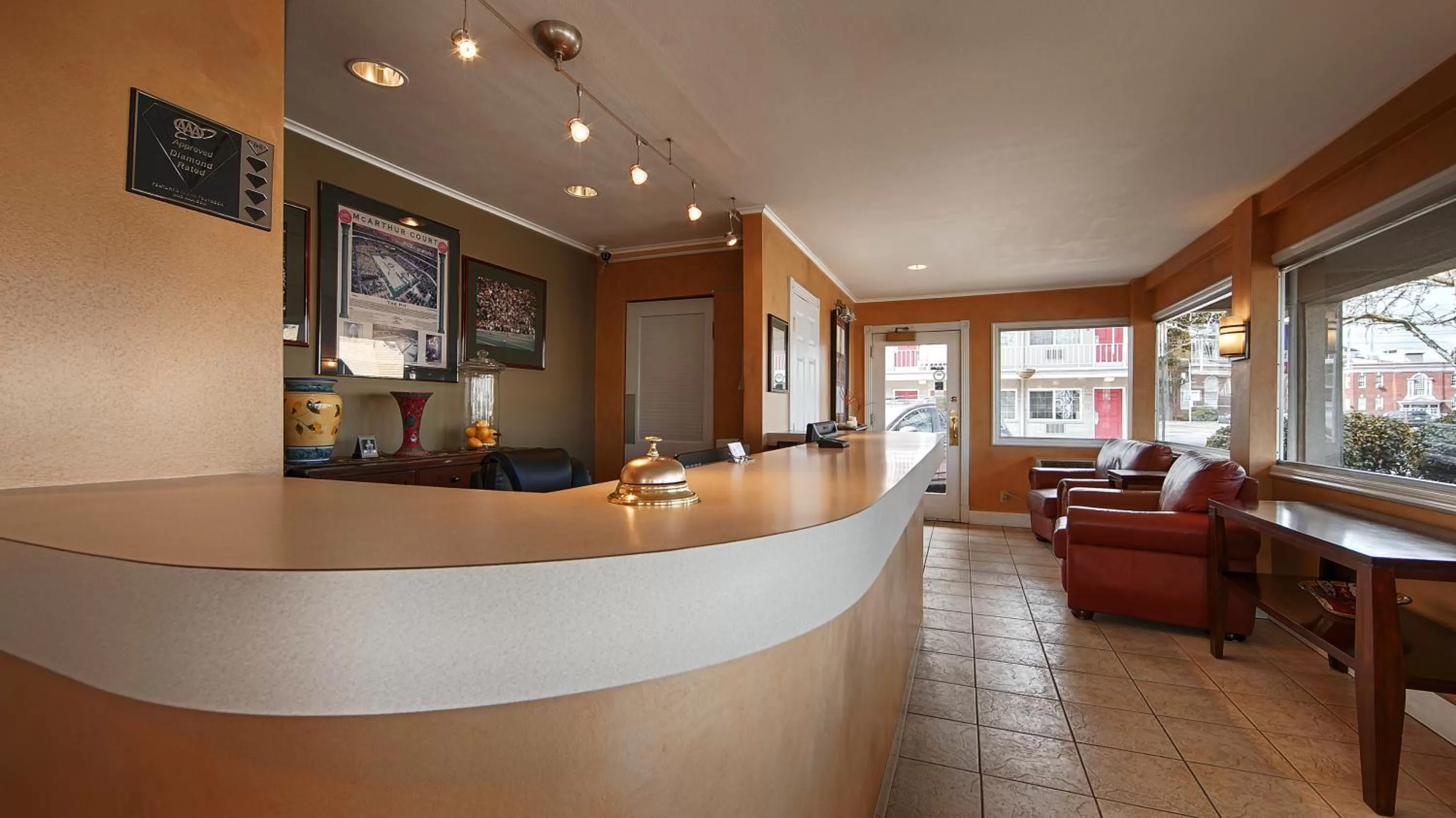 Lobby or reception in Campus Inn & Suites Eugene Downtown