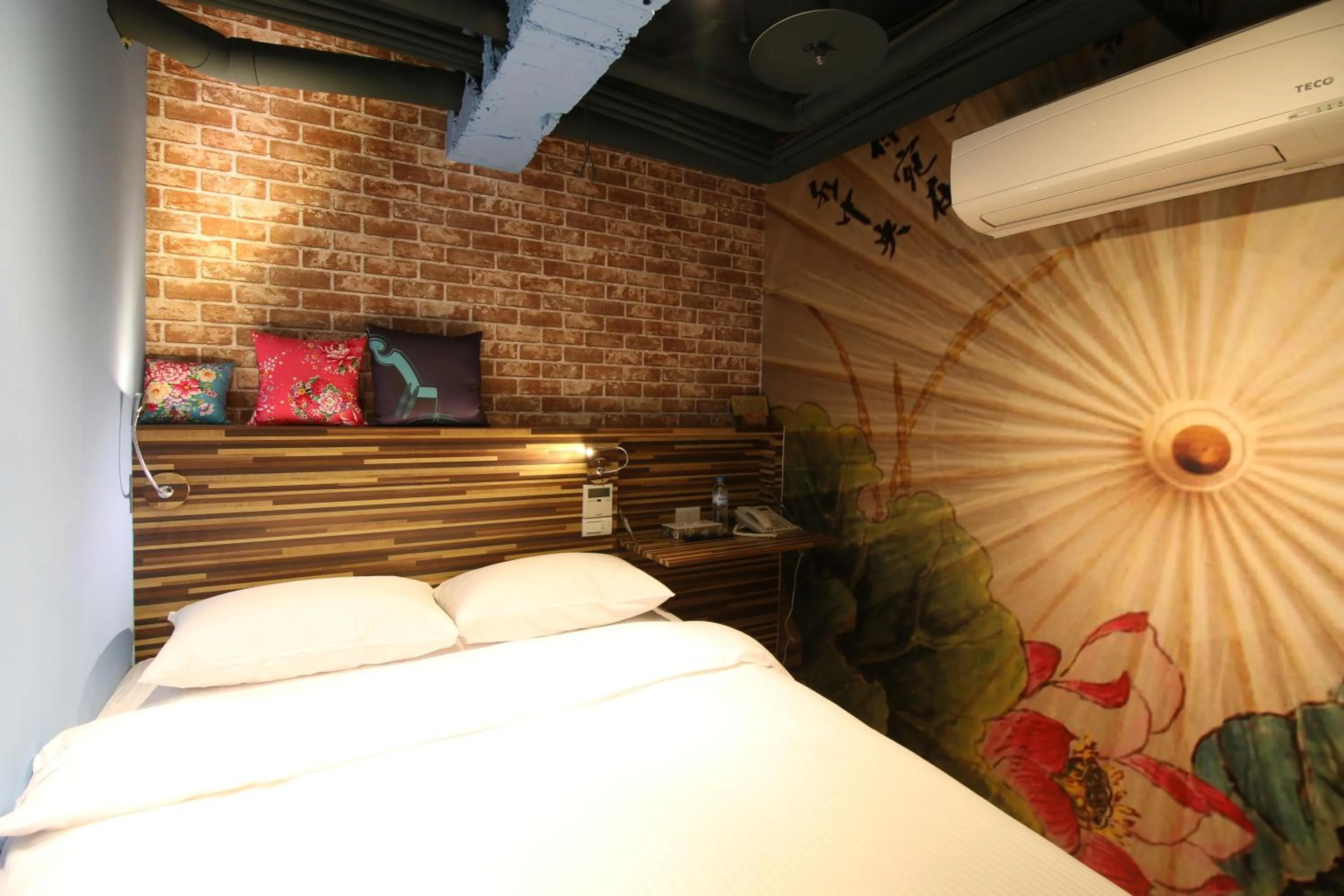 Photo of the whole room, Bed in R10 Eco Hotel