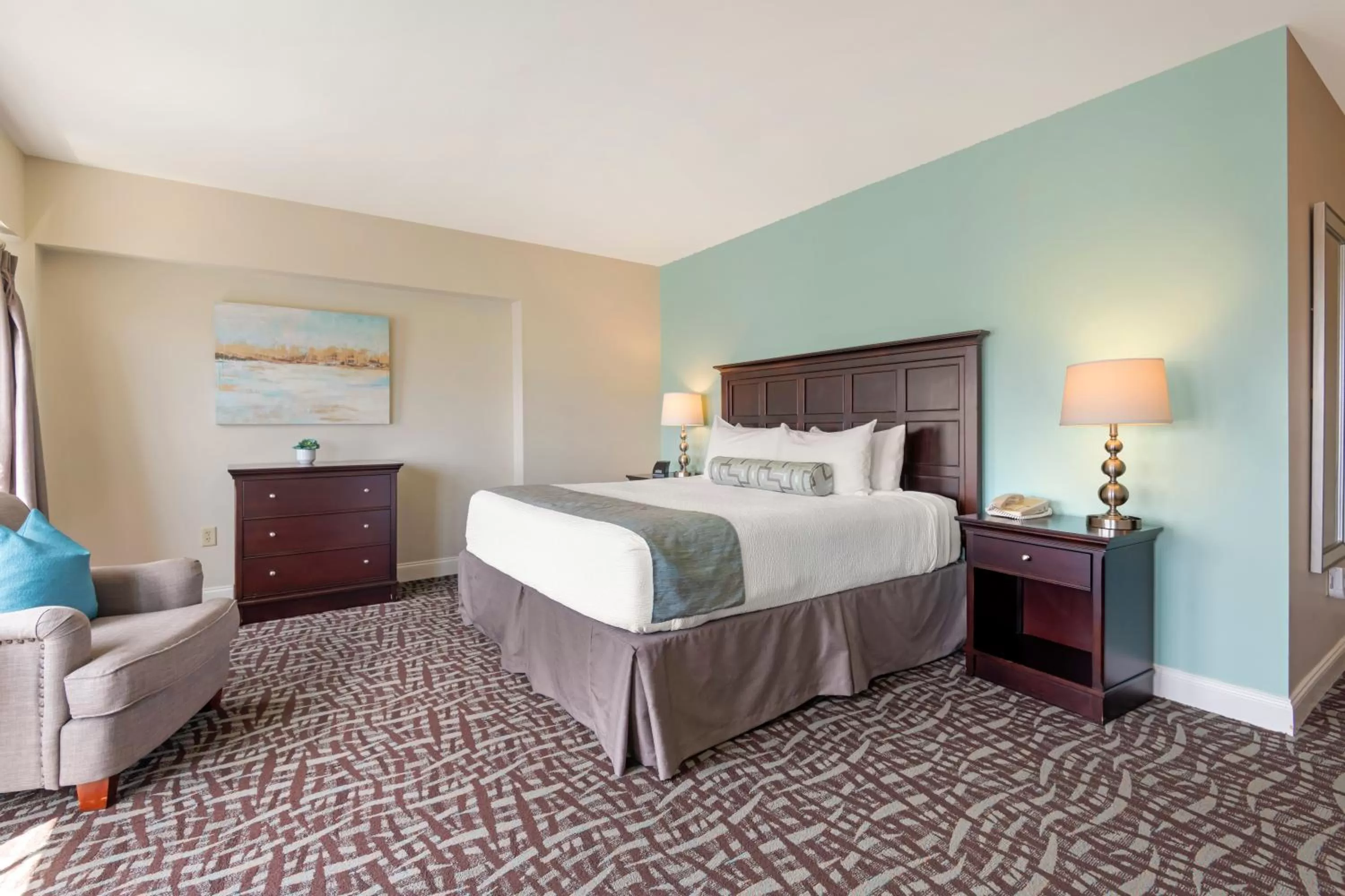 Bed in Union Bluff Hotel & Meeting House