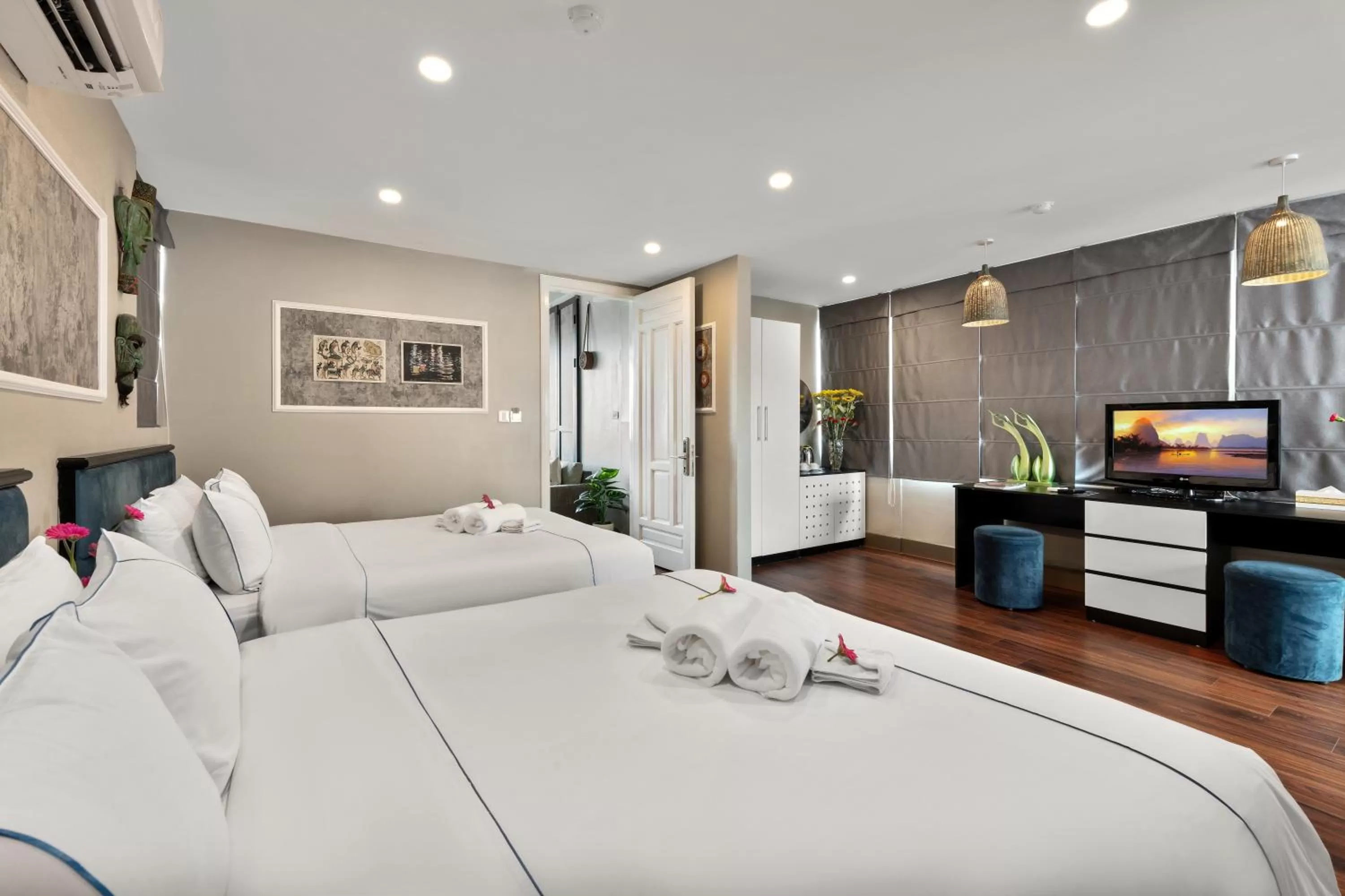 TV and multimedia, Bed in Golden Sun Hotel