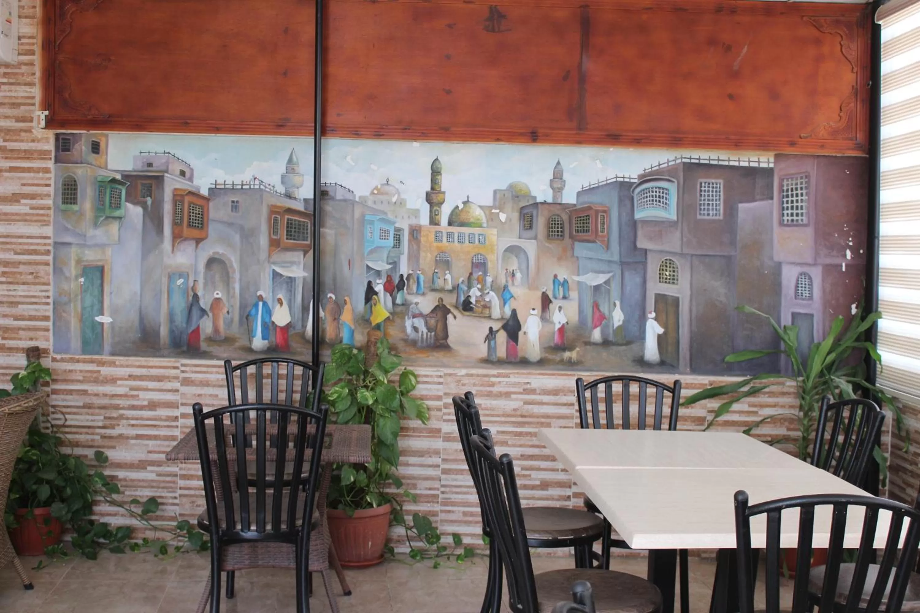 Restaurant/places to eat in Amin Hotel