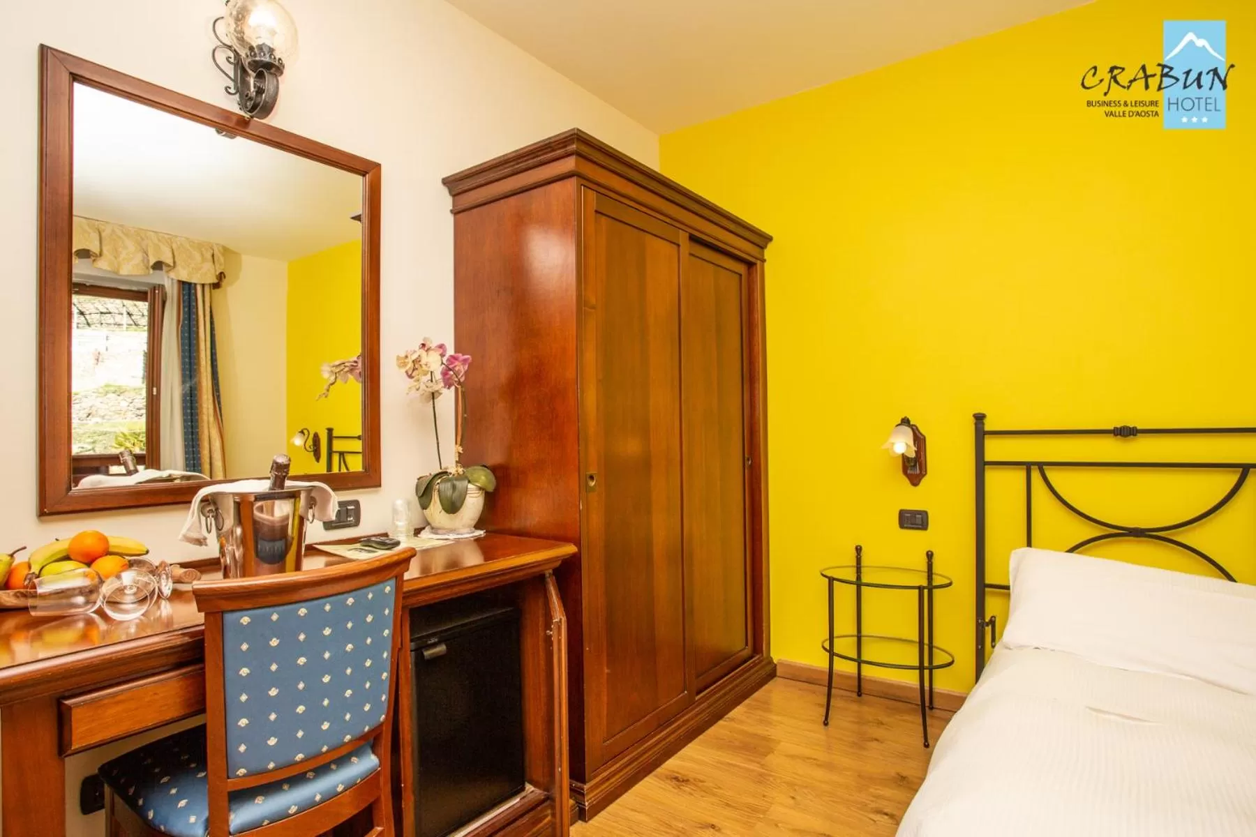 Bedroom, Bed in Crabun Hotel