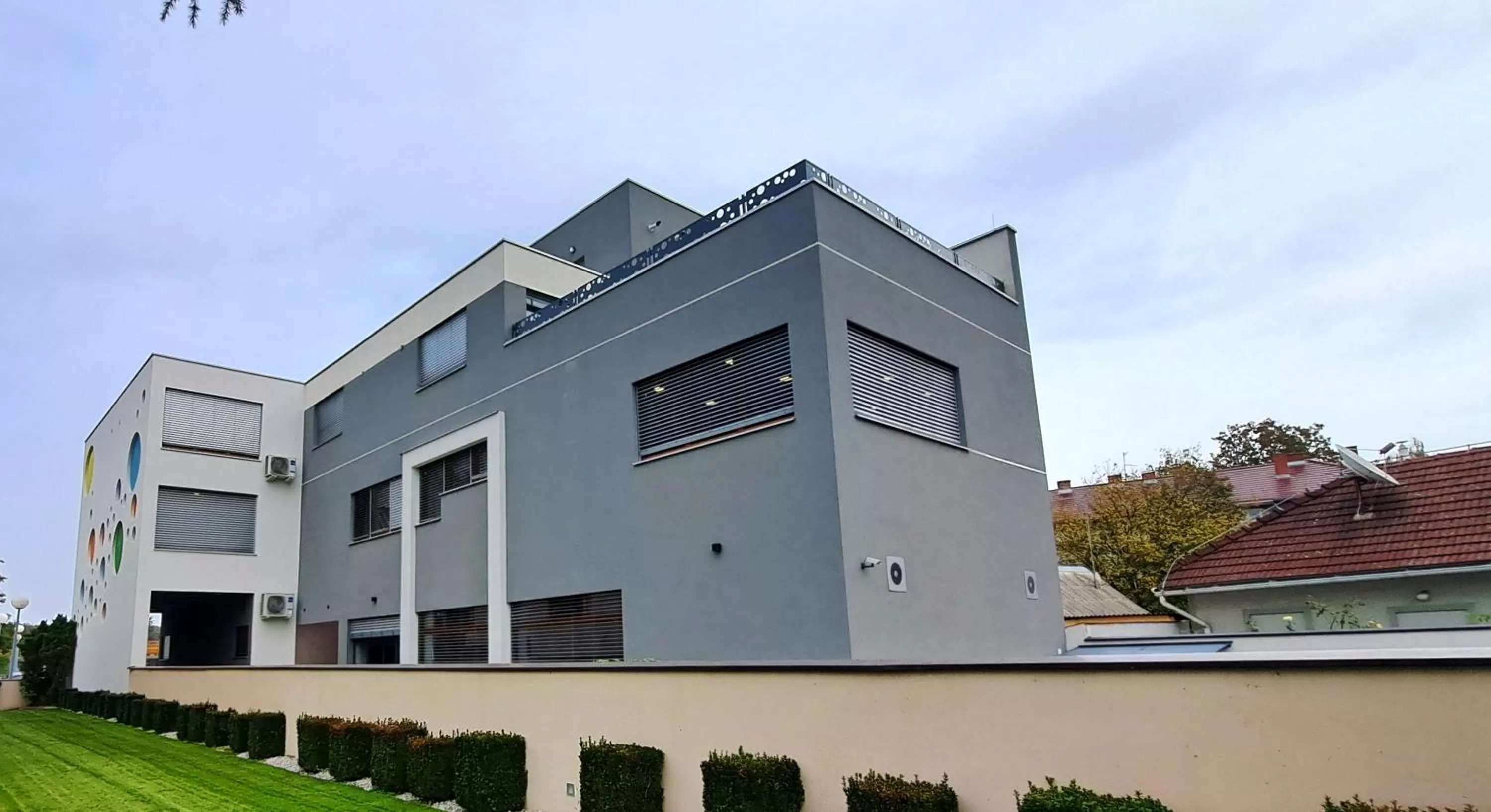 Property building in Arcobaleno Apartments & Rooms