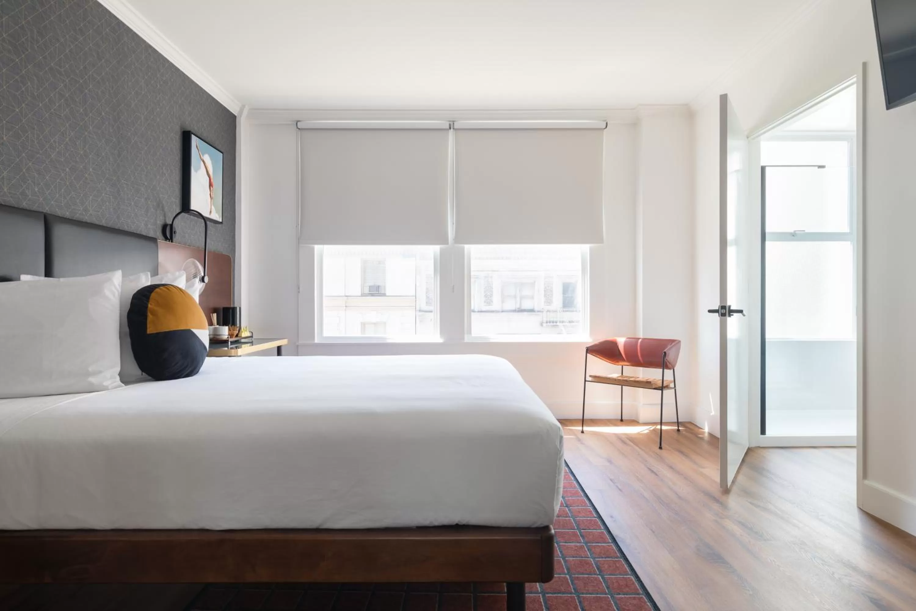 Bedroom, Bed in Hotel Stratford San Francisco - Handwritten Collection