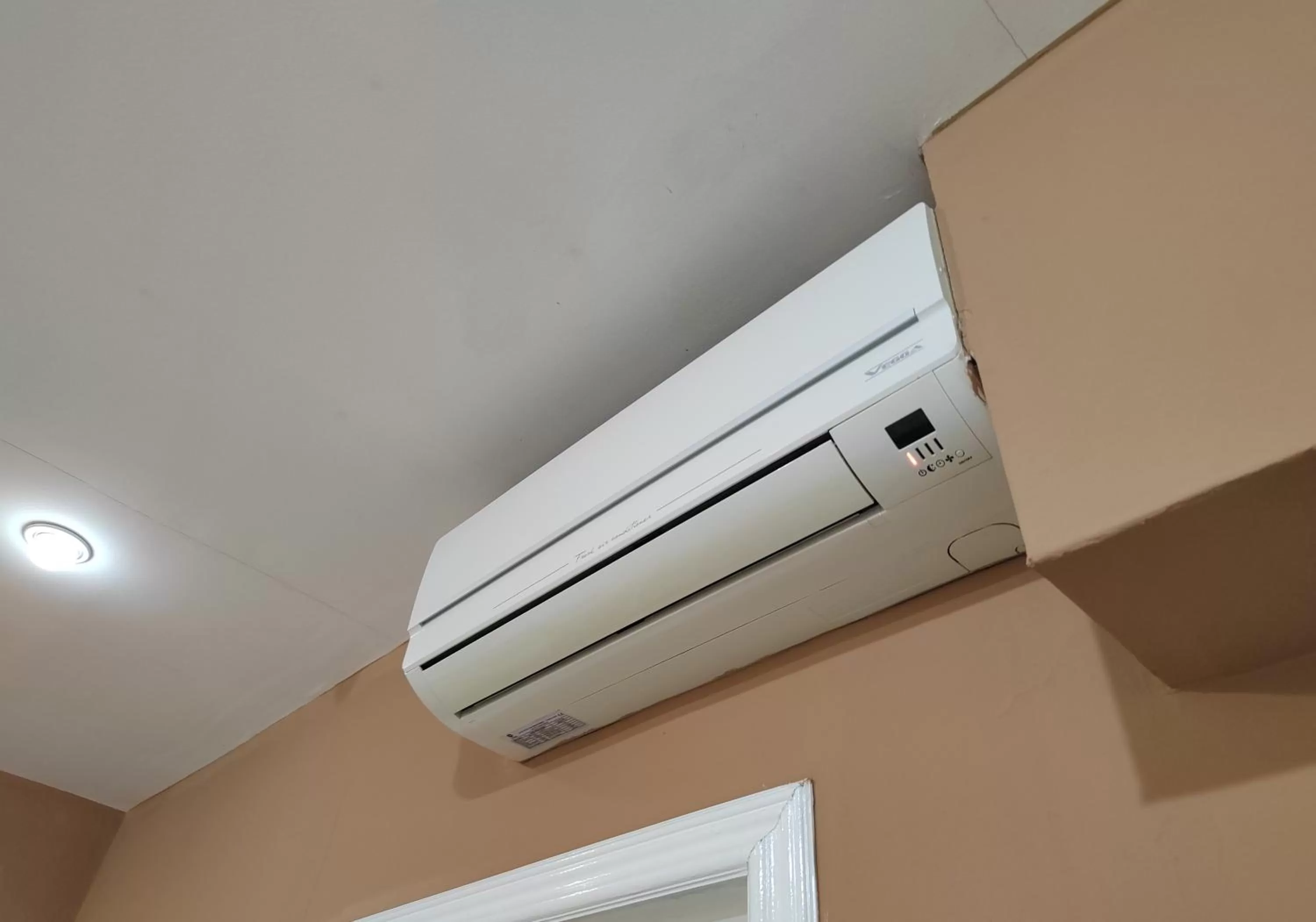 air conditioner in Hotel Bamboo Aeropuerto