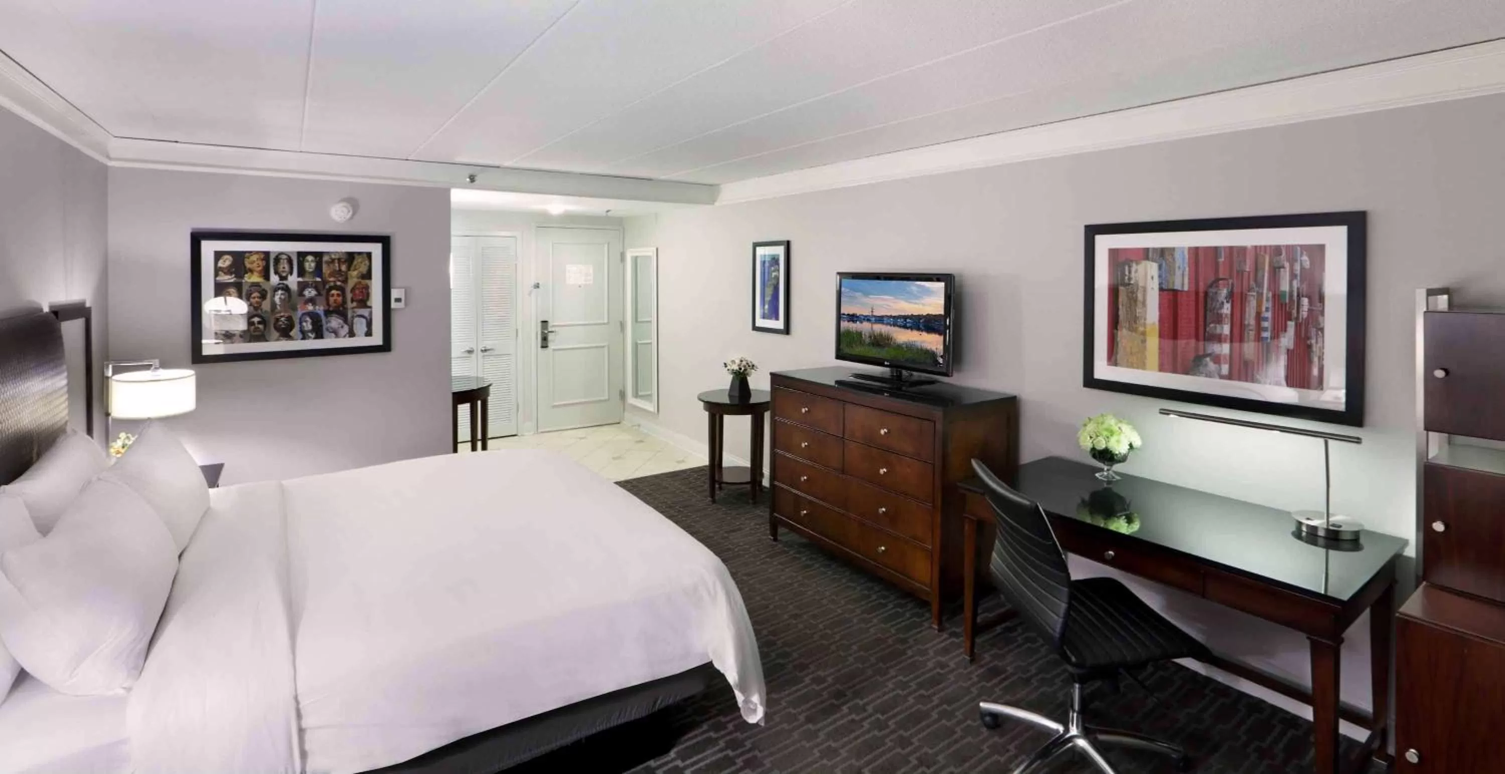 Bedroom, Bed in Hilton Mystic