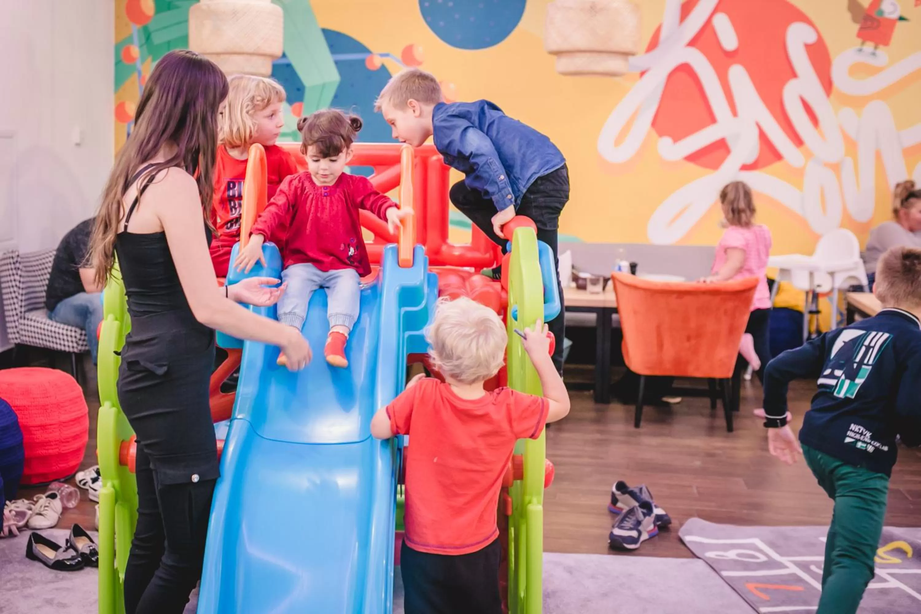 People in Hotel Willowa