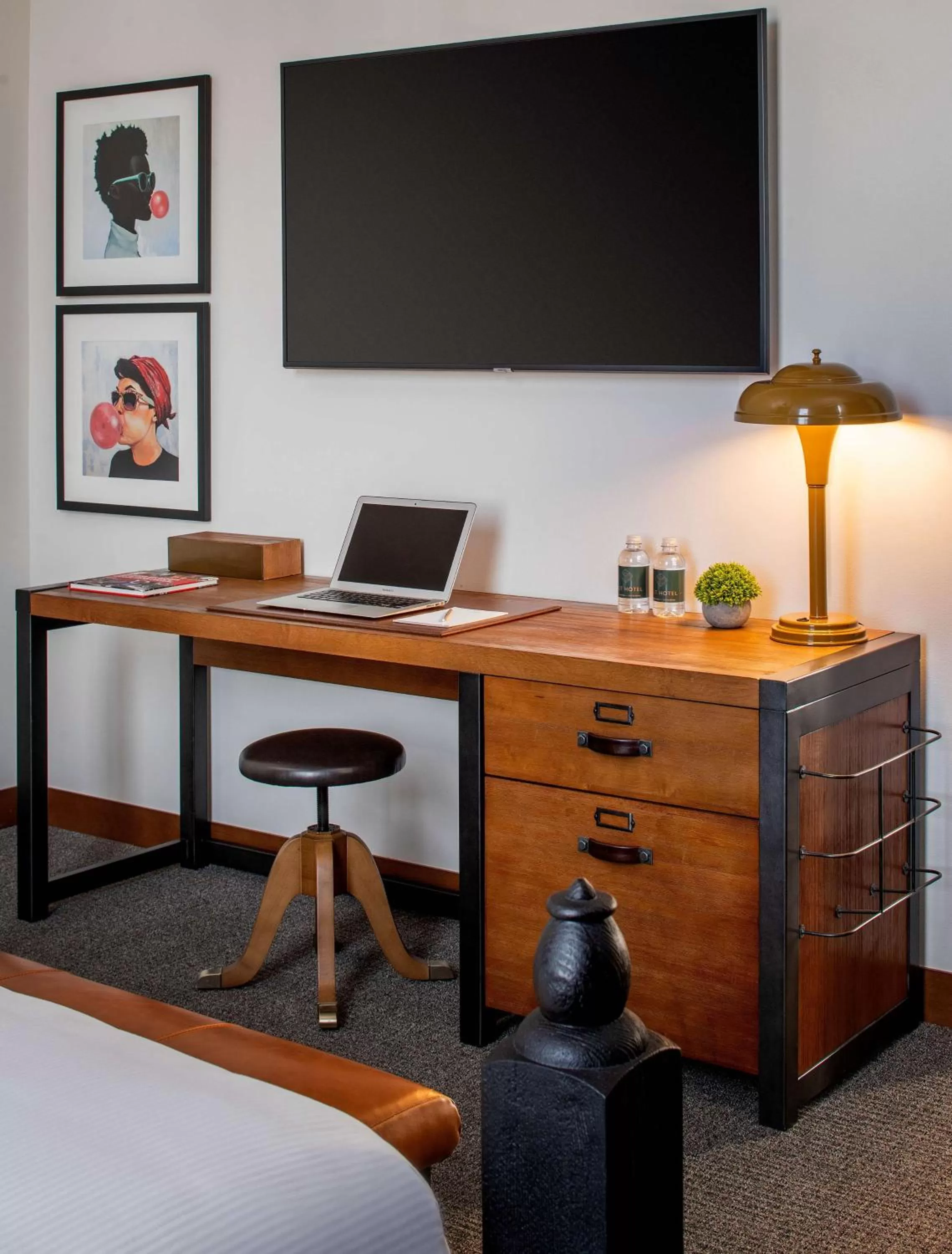 Photo of the whole room in The Last Hotel