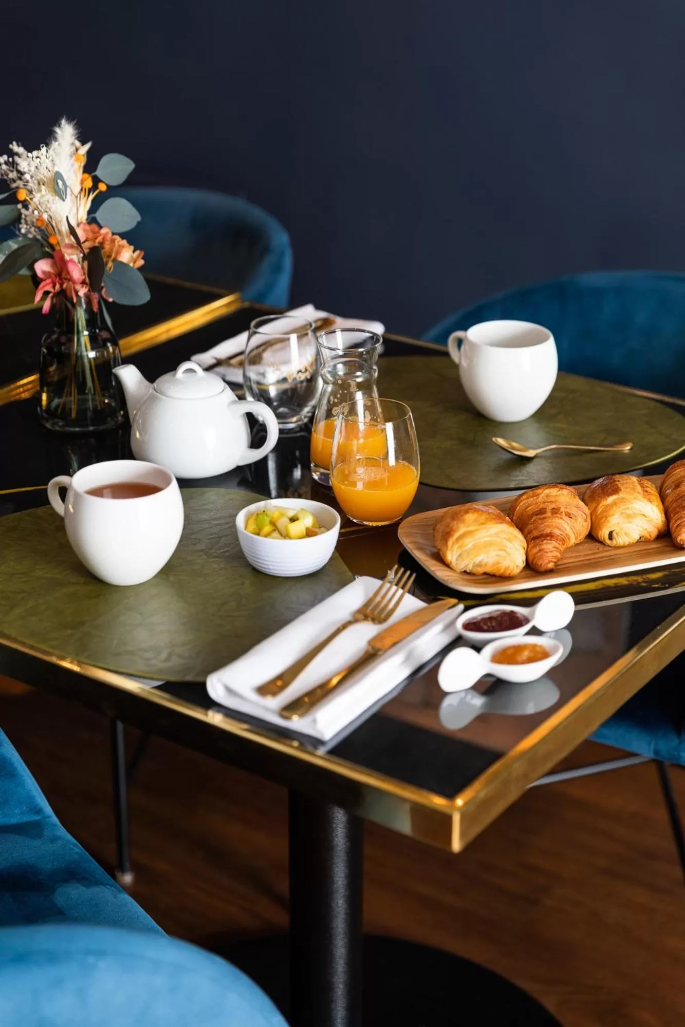 Breakfast in Hôtel - Restaurant Le Globe