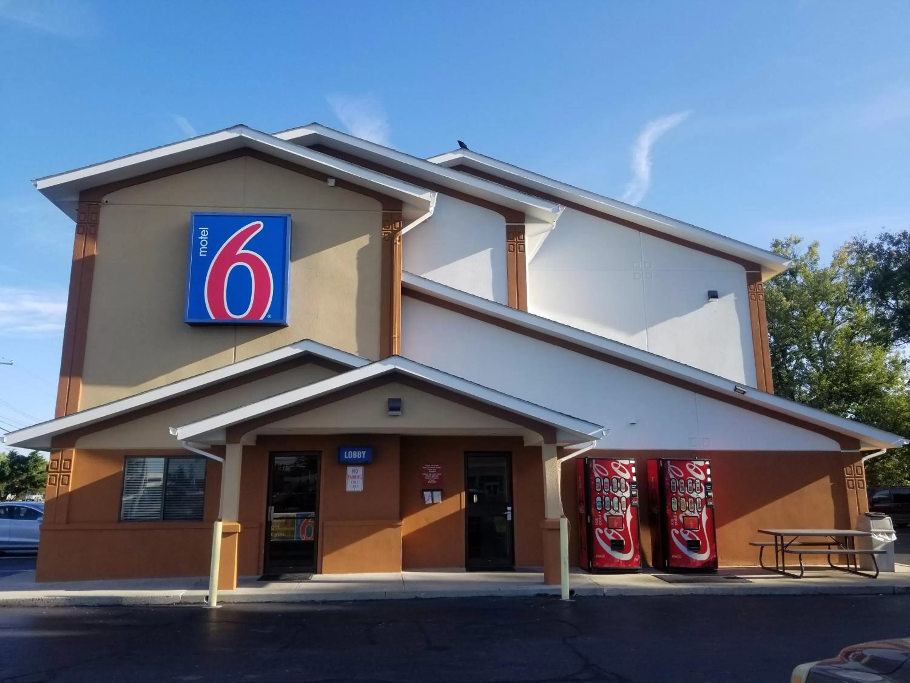 Facade/entrance in Motel 6-Salisbury, MD