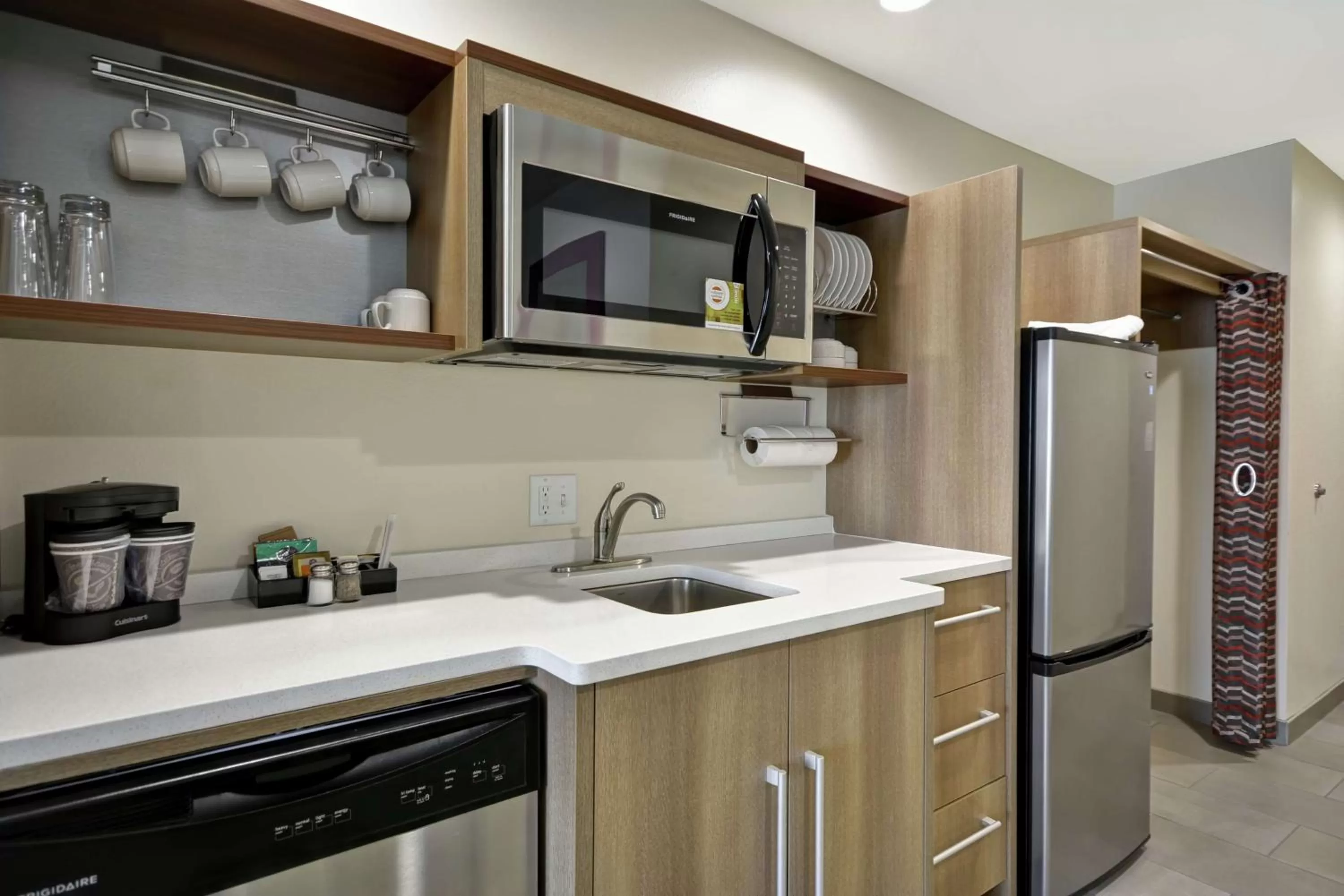 Kitchen or kitchenette in Home2 Suites By Hilton Texas City Houston