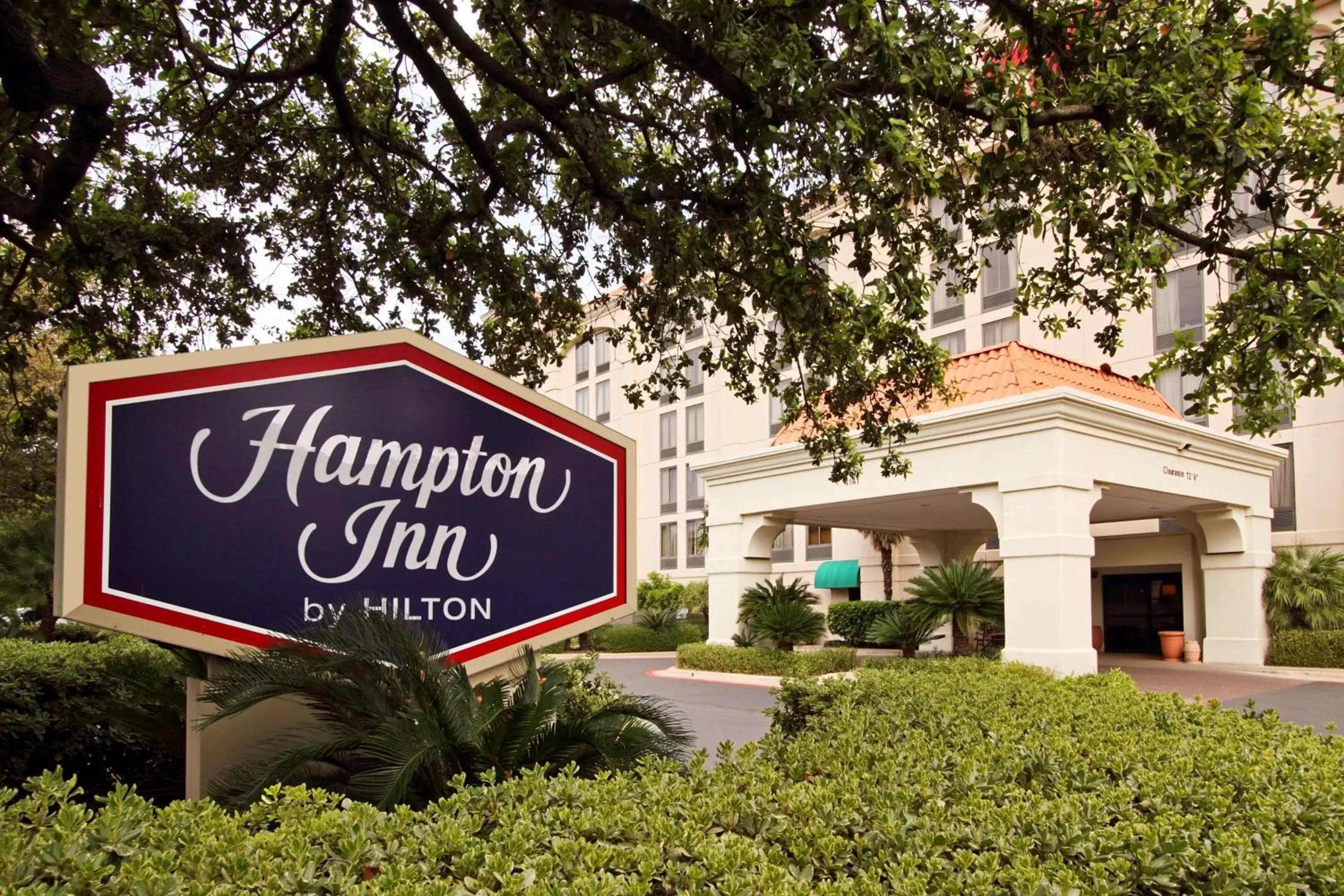 Property building in Hampton by Hilton Austin South - I-35 & Ben White