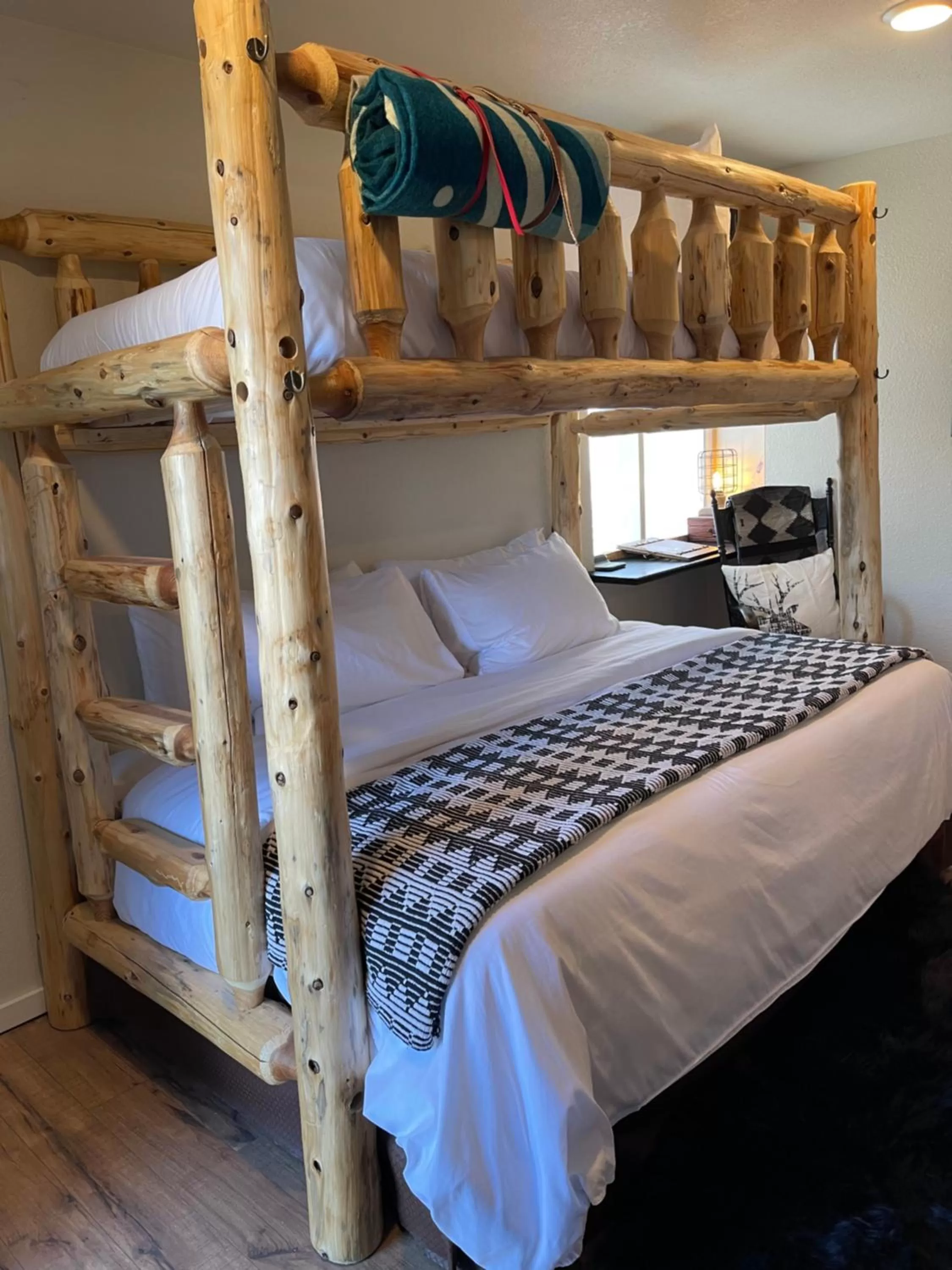 bunk bed, Bed in Yosemite Basecamp