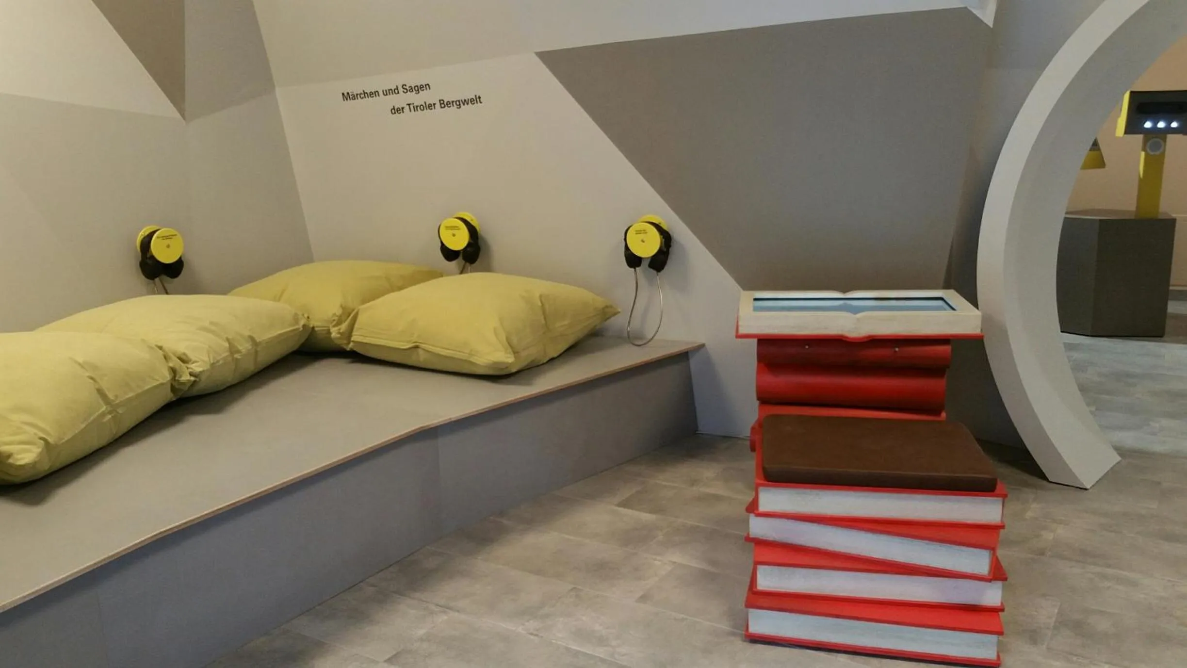 Lobby or reception, Bed in JUFA Hotel Wipptal