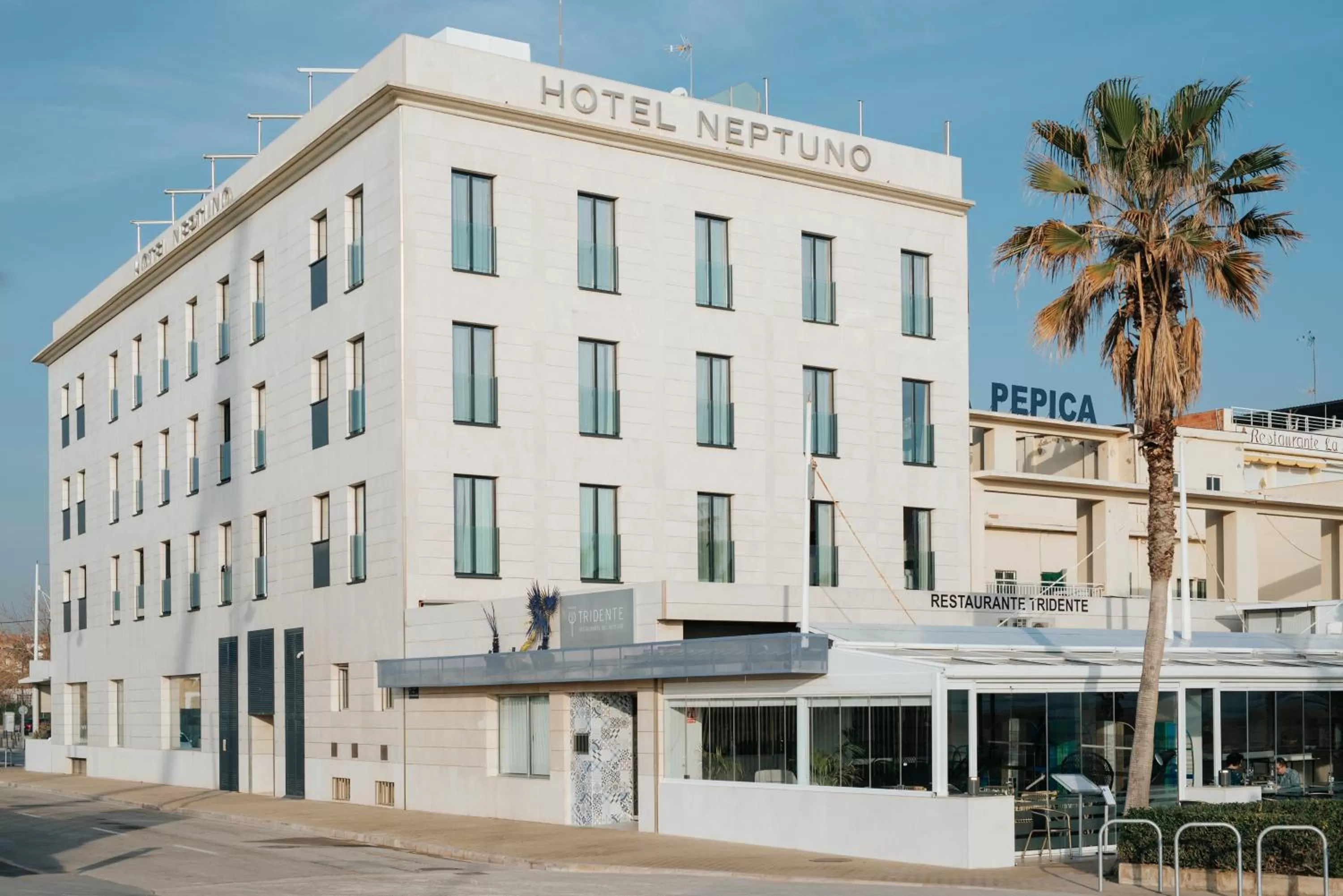 Property building in Hotel Neptuno Playa & Spa