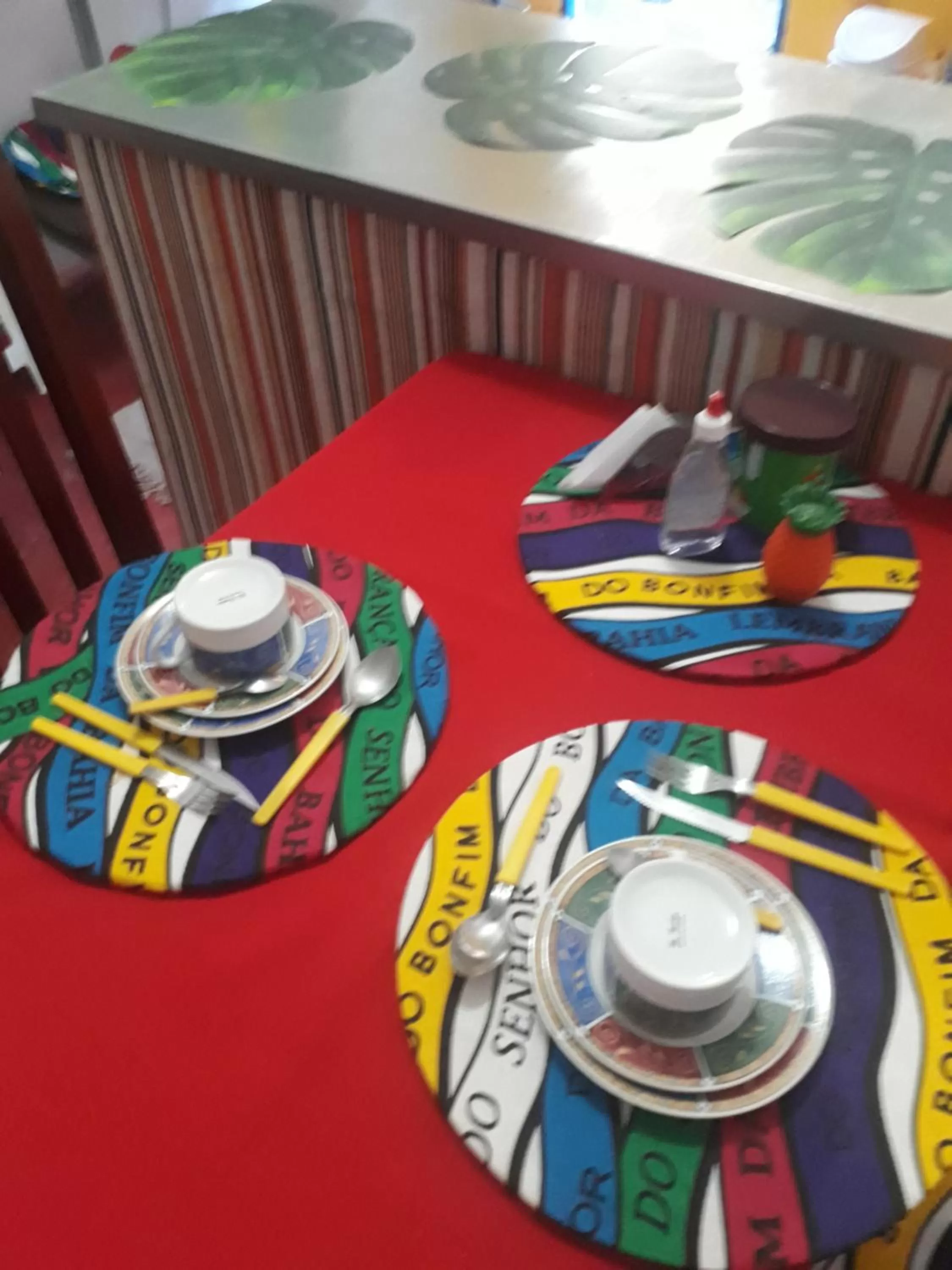 Dining area in Perto Do Aeroporto De Salvador - Dona Pitanga Hostel