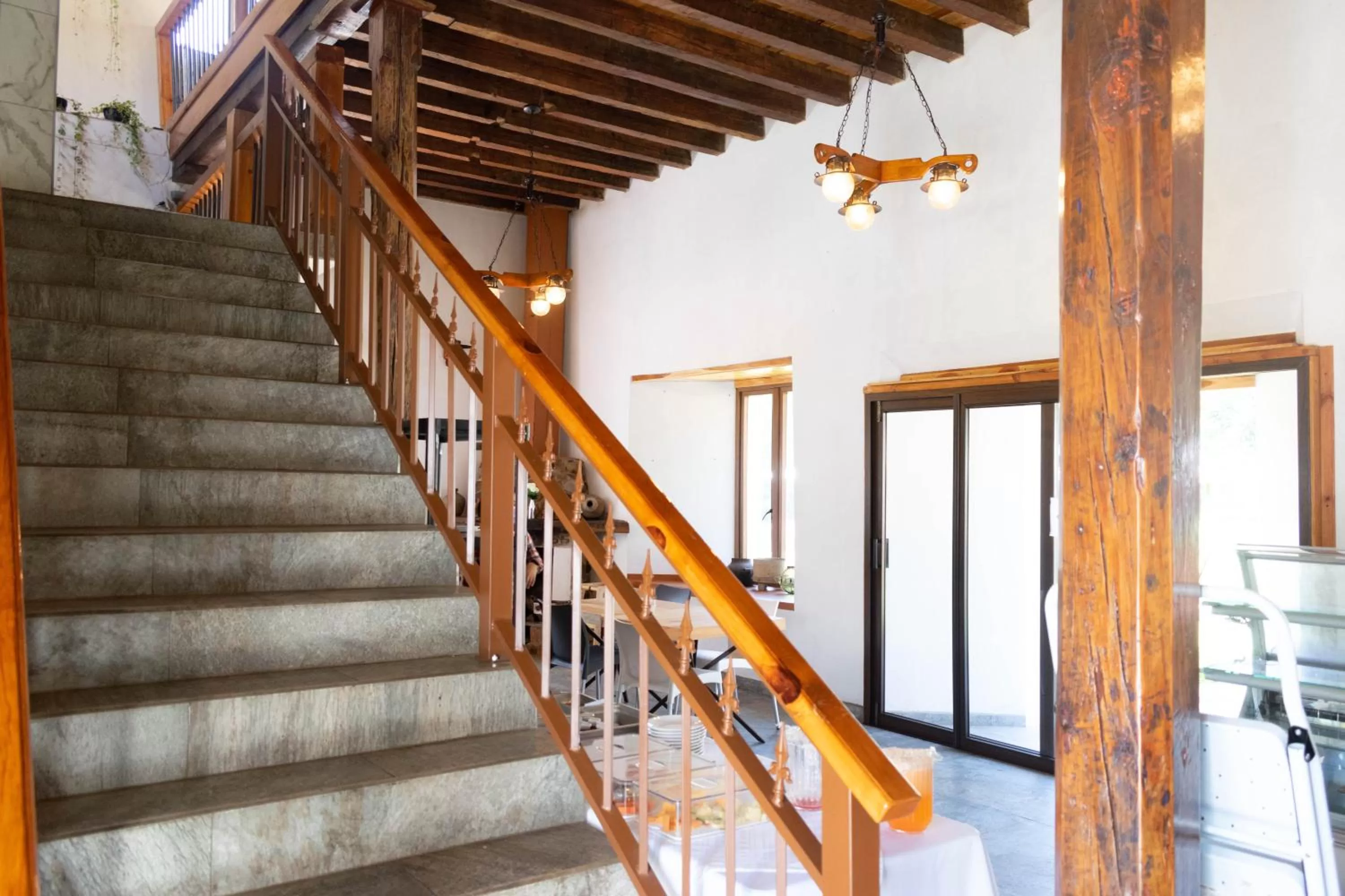 Restaurant/places to eat in Casa Montana Hotel