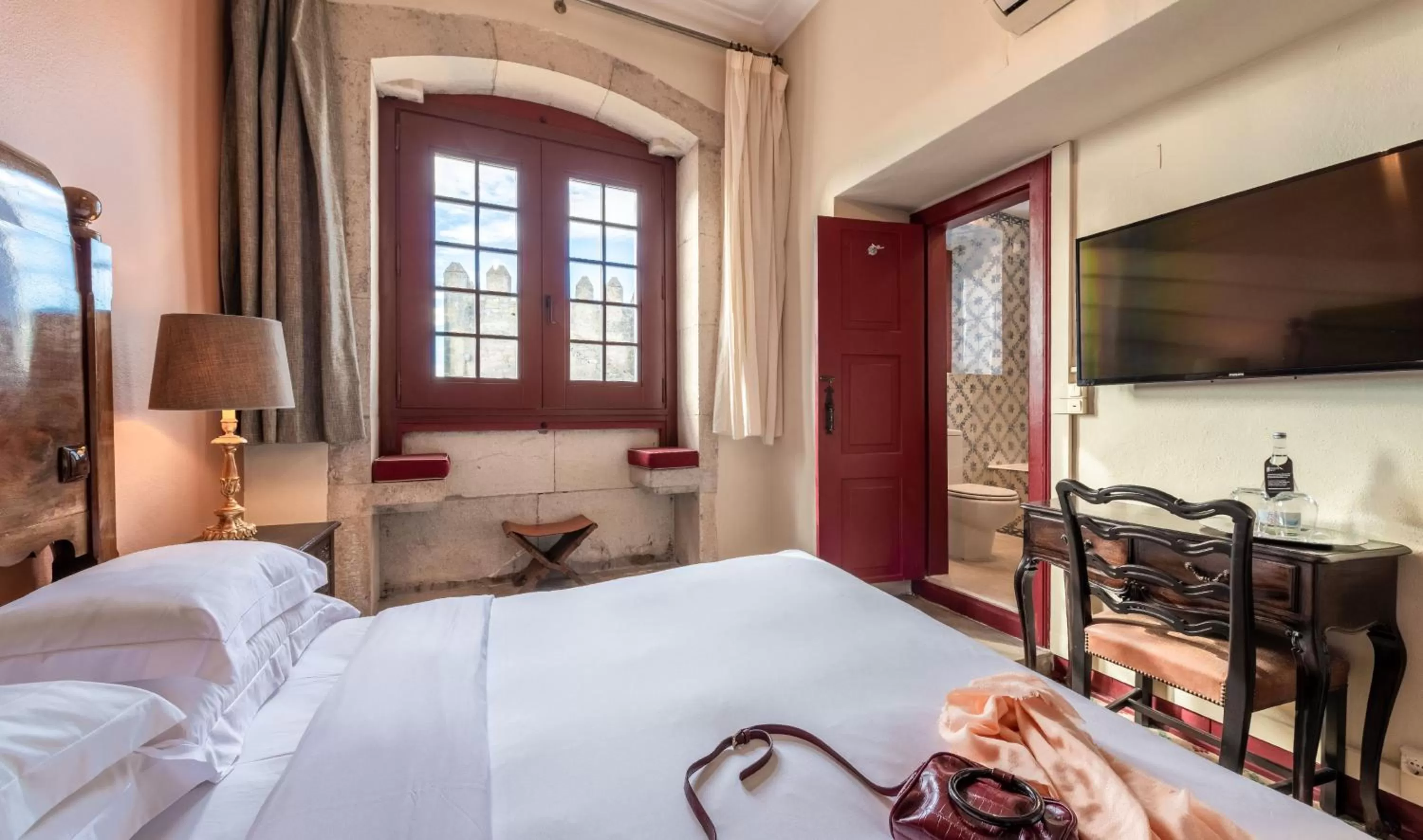 Bedroom, Bed in Pousada Castelo de Obidos