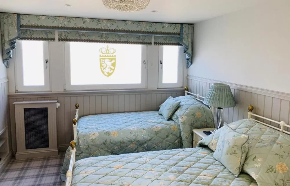 Bed in Crossbasket Castle, Hotel & Restaurant