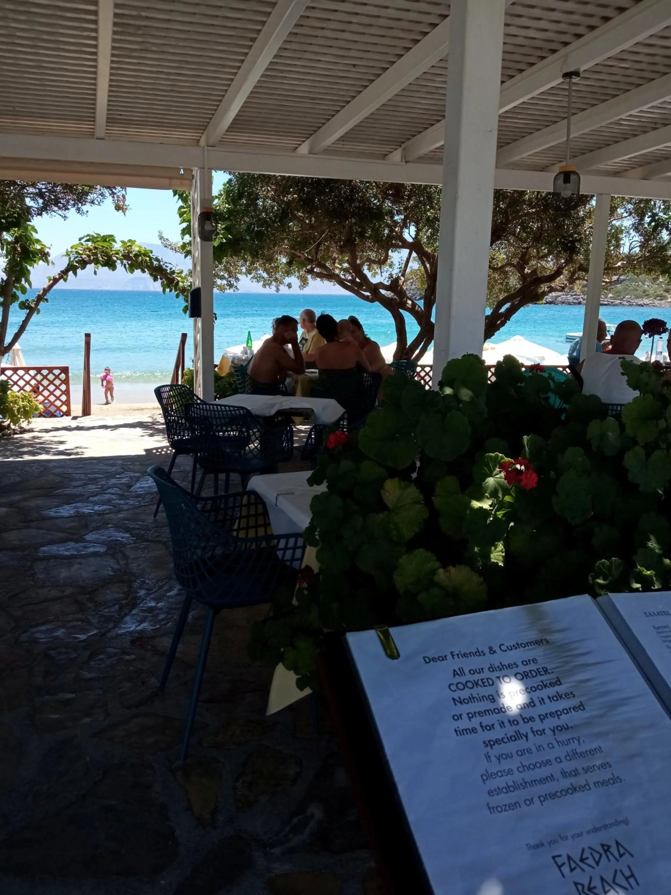 Restaurant/places to eat in Faedra Beach