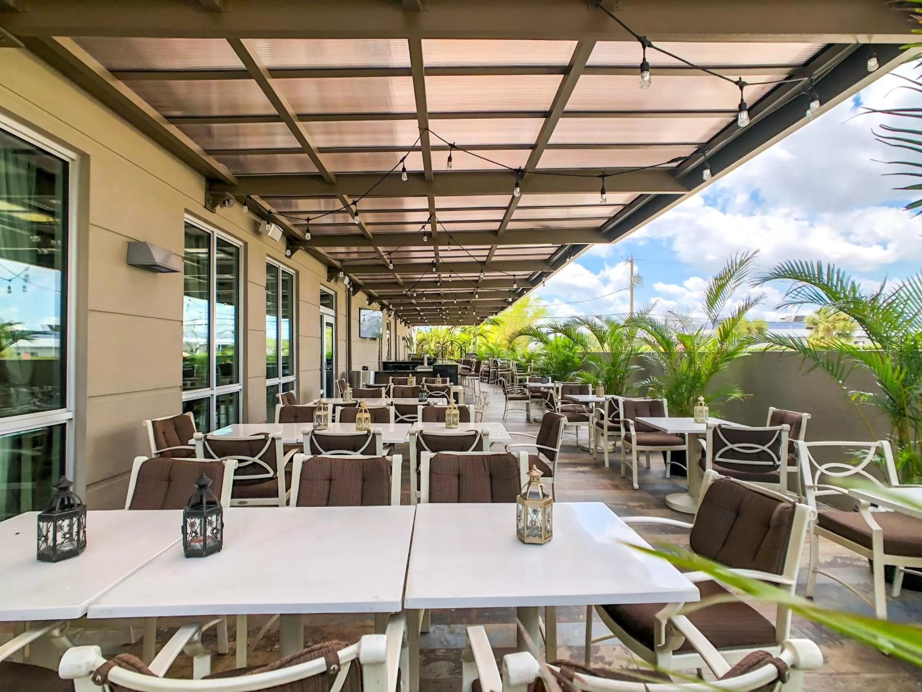 Restaurant/places to eat in Wingate by Wyndham Miami Airport