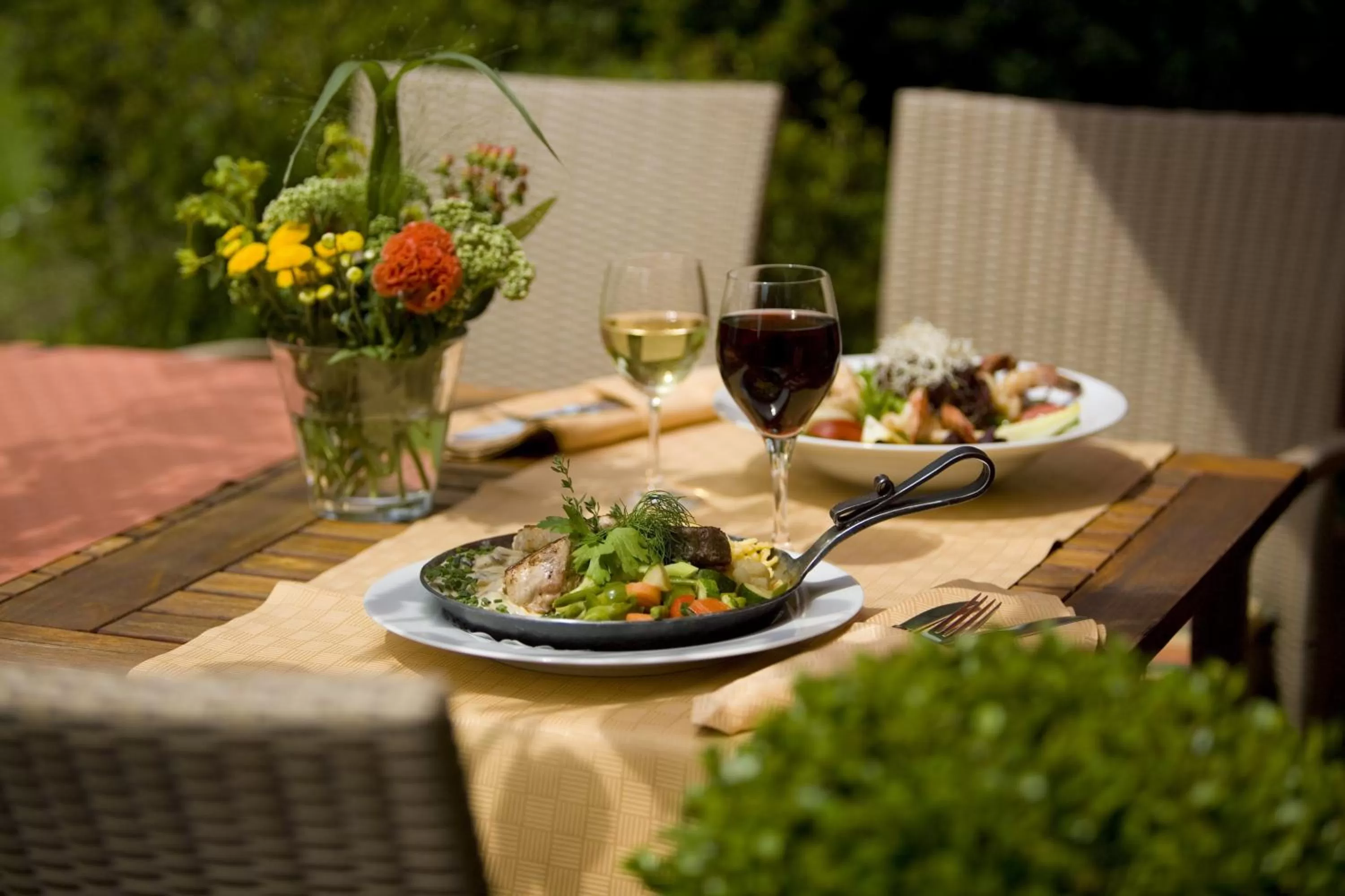 Restaurant/places to eat in Hotel Eisbach