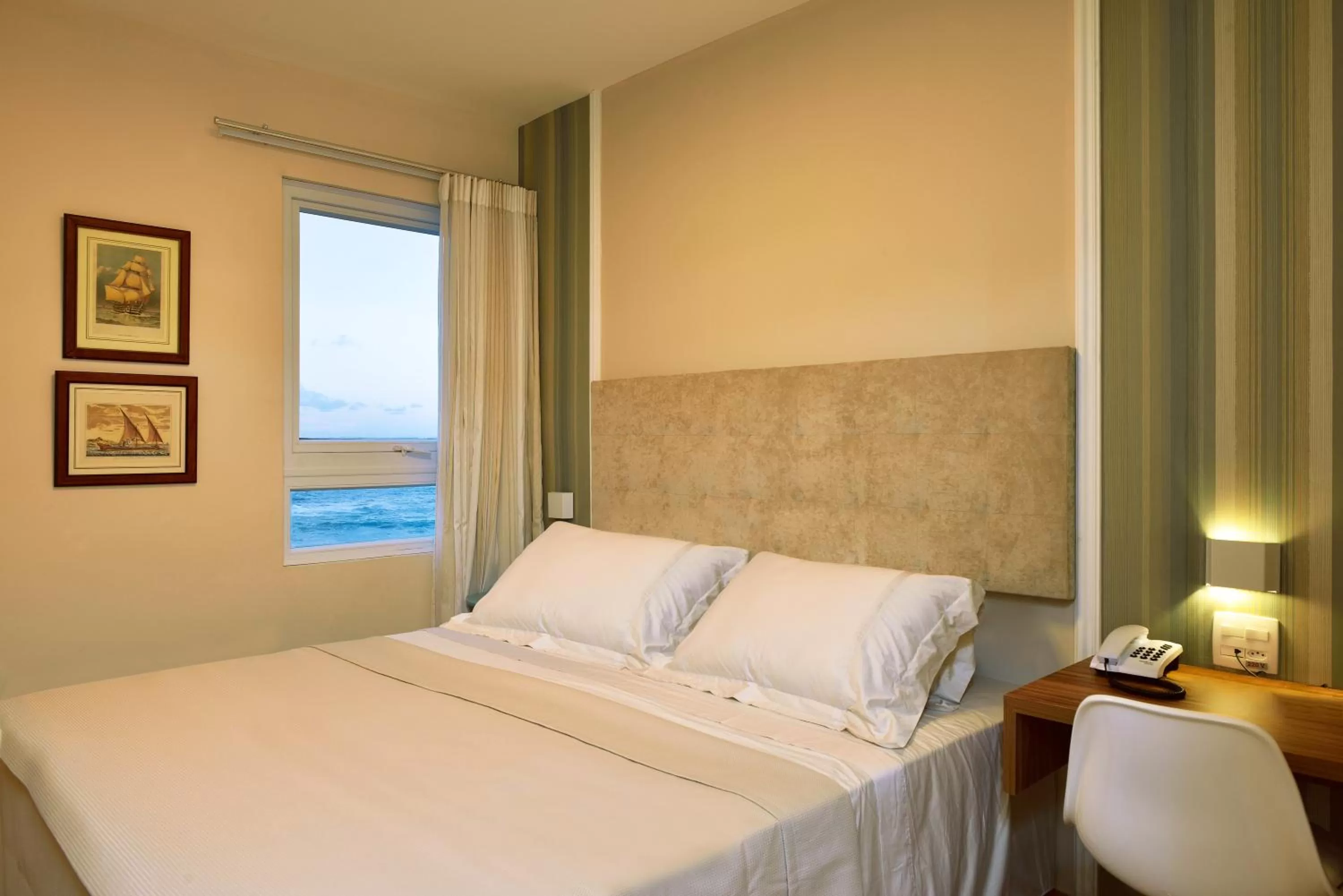 Bedroom, Bed in Rede Andrade Express