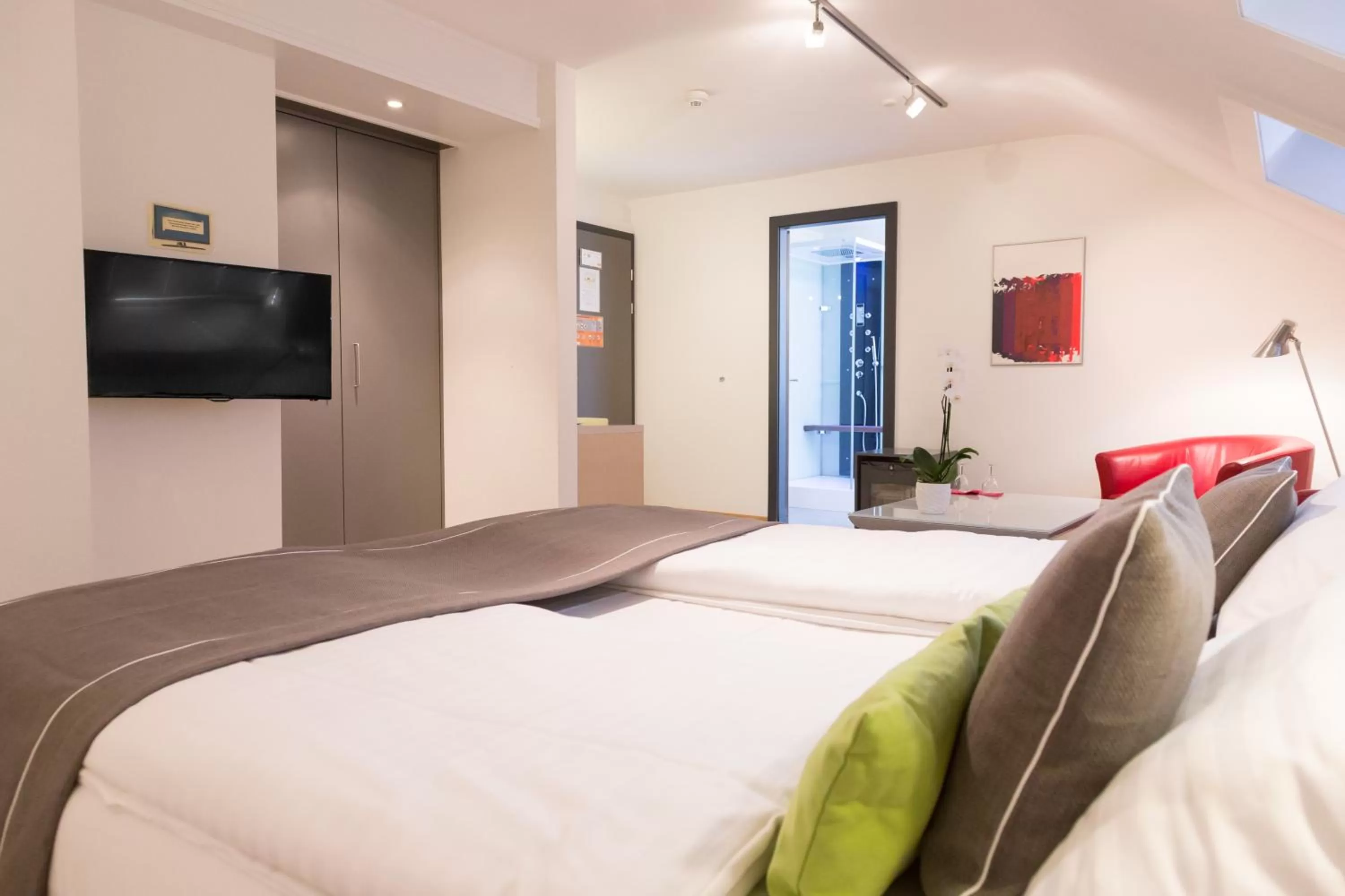 Photo of the whole room, Bed in Hôtel Des Arts