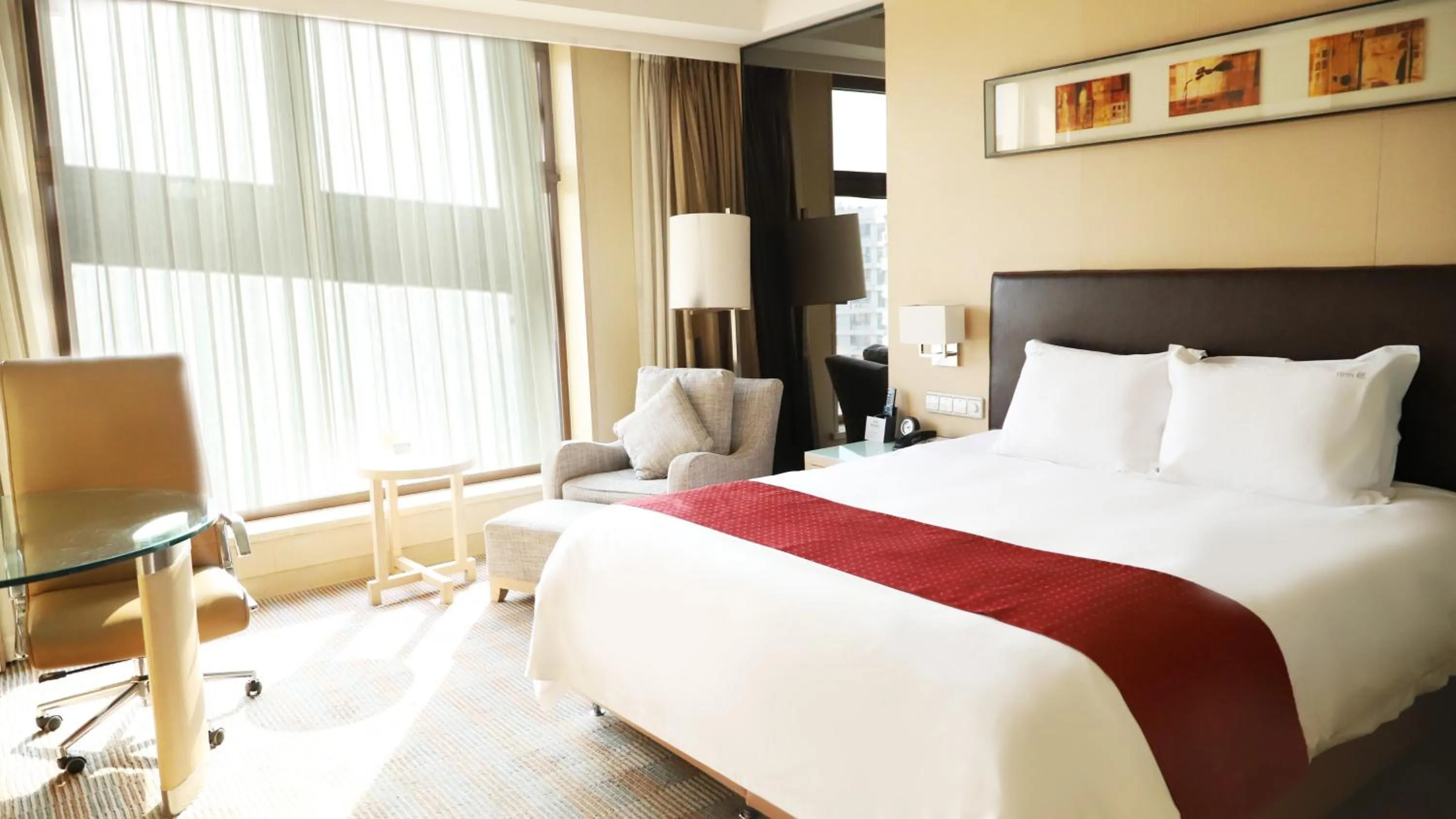 Photo of the whole room in Qingdao Parkview Holiday Hotel