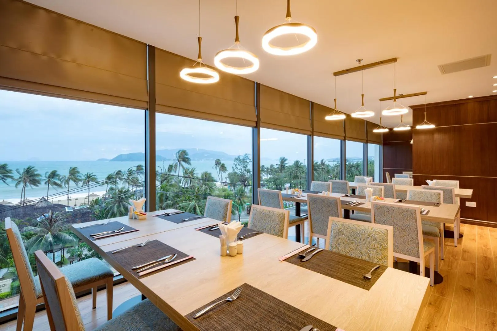Restaurant/places to eat in Comodo Nha Trang Hotel