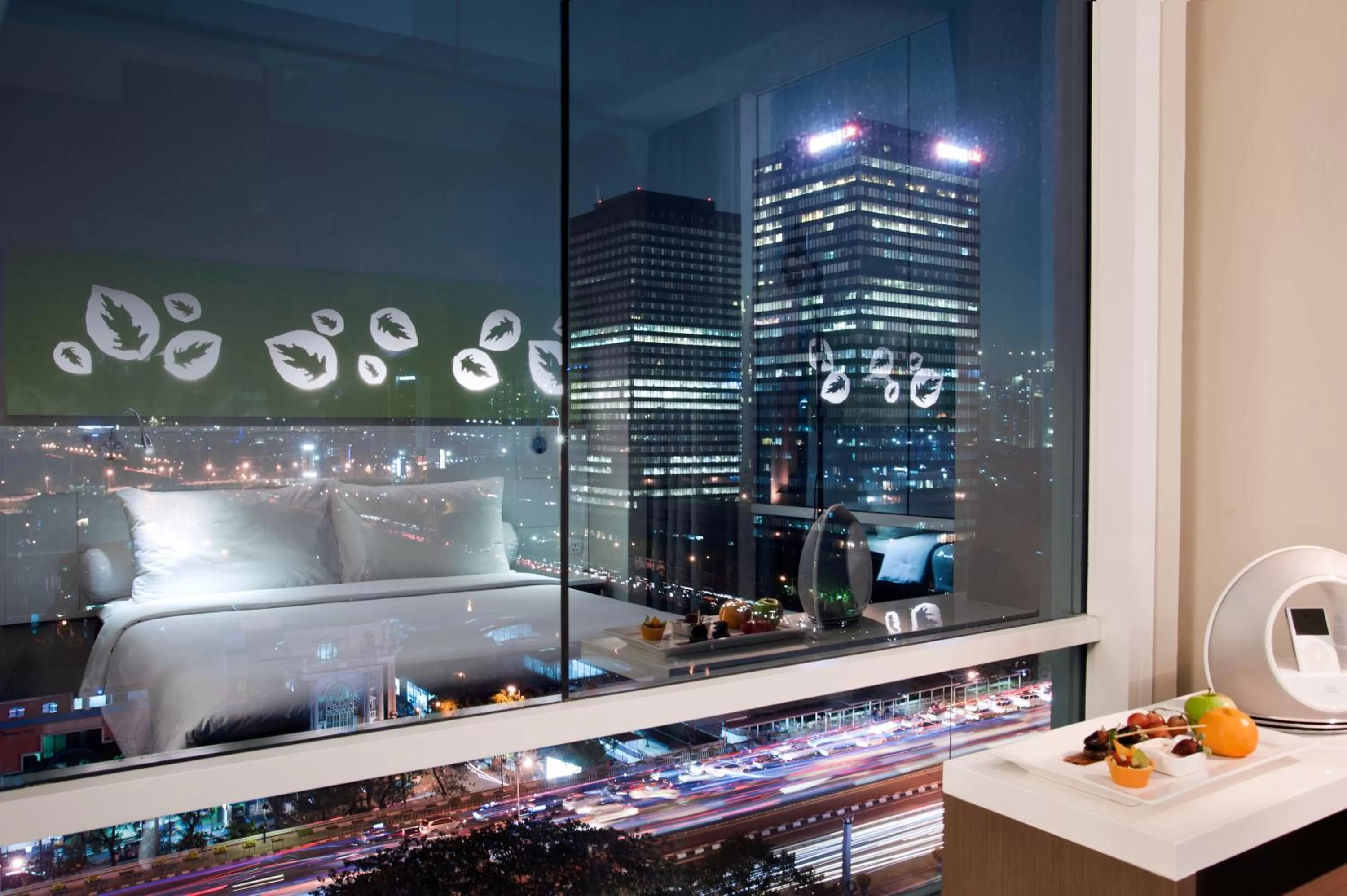 Junior Suite Room in All Seasons Jakarta Thamrin