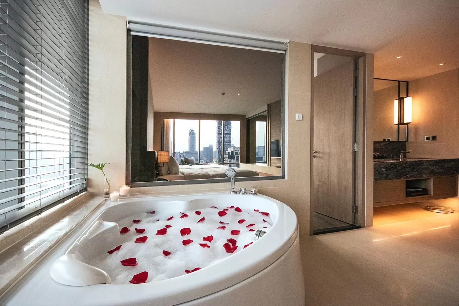 Hot Tub in Sivatel Bangkok Hotel