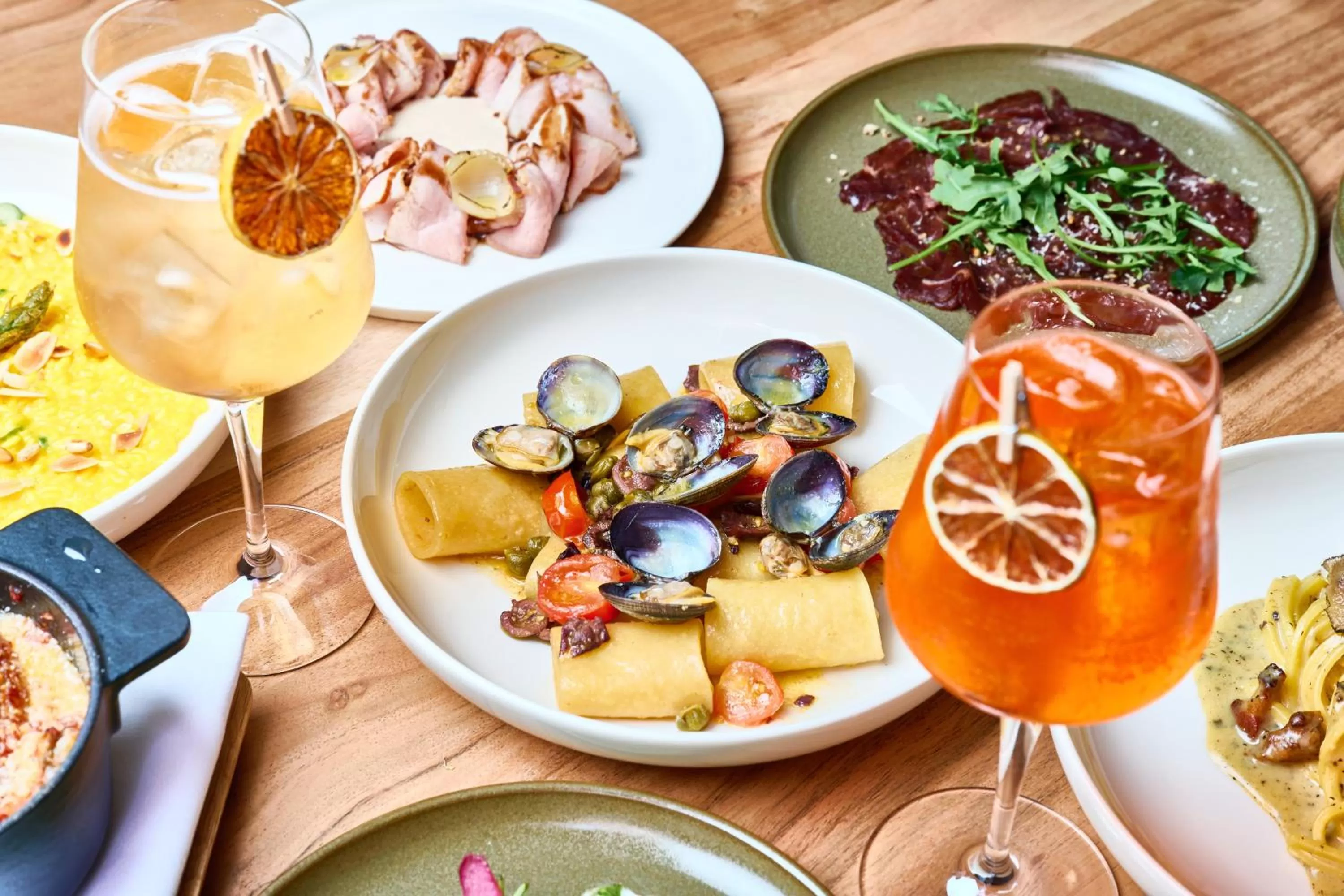 Restaurant/places to eat in Pullman Paris Montparnasse