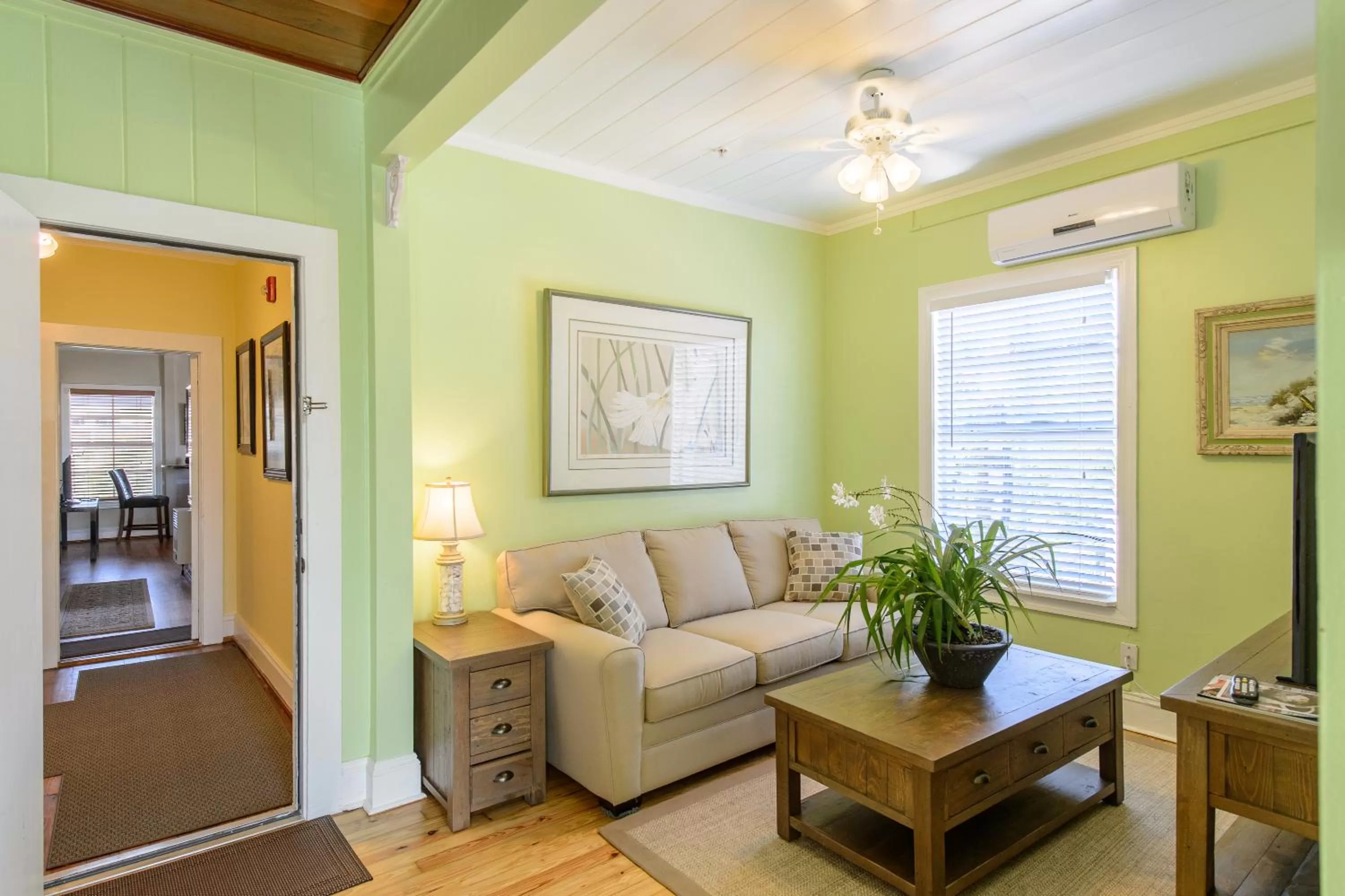 Living room in Old Colorado Inn