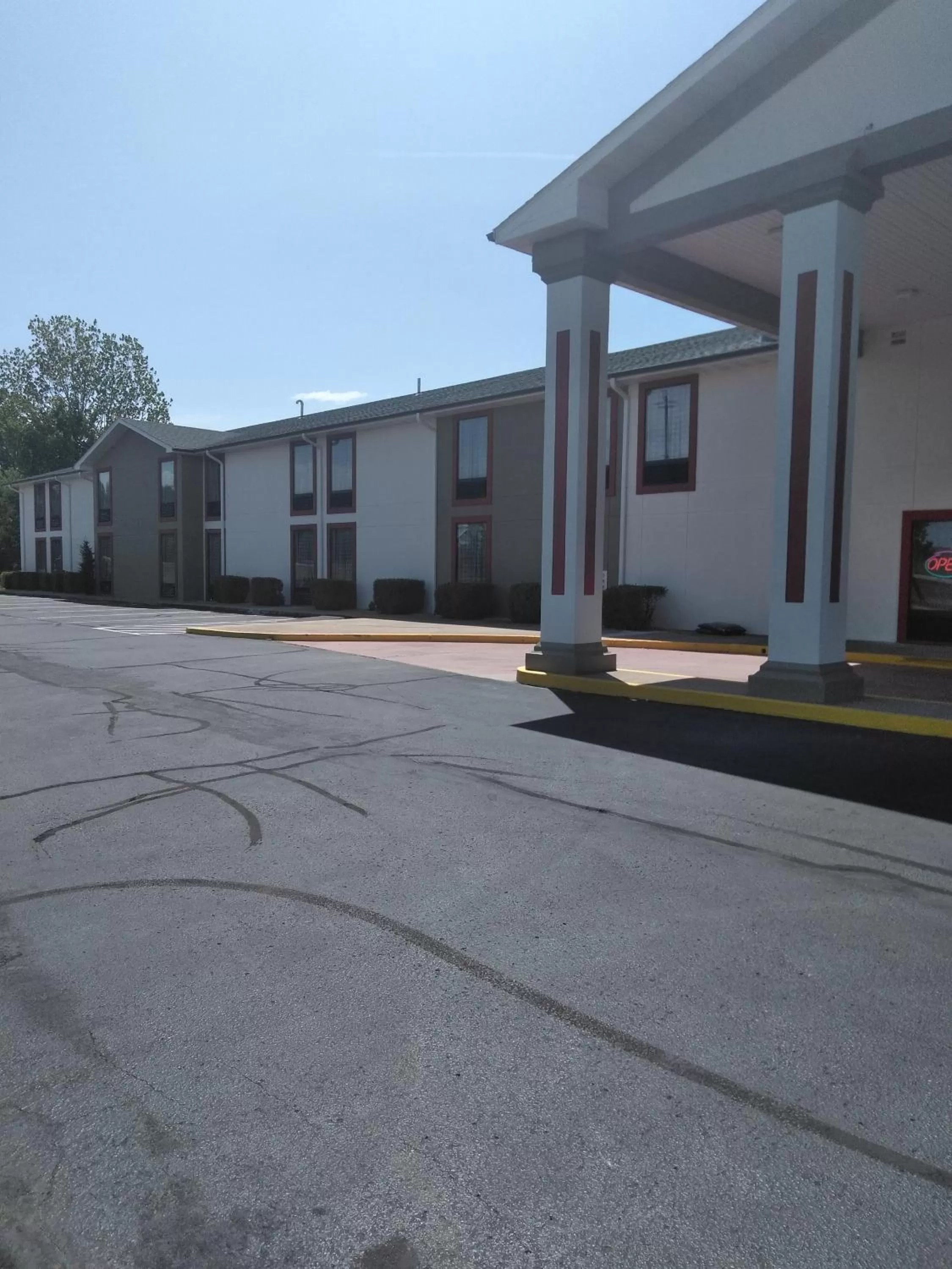 Facade/entrance in Quality Inn & Suites Mount Vernon