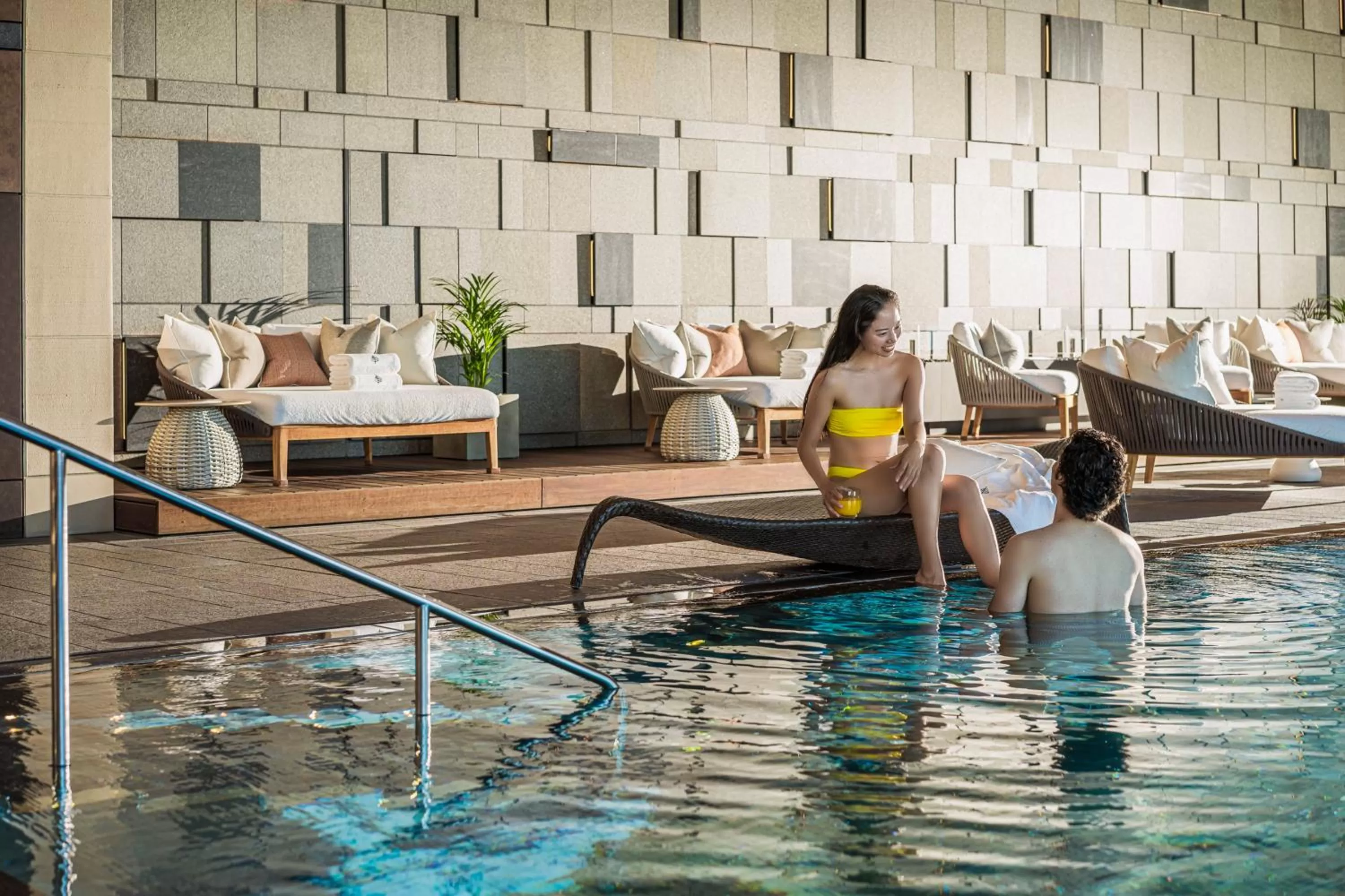 Swimming pool in Four Seasons Hotel Tokyo at Otemachi