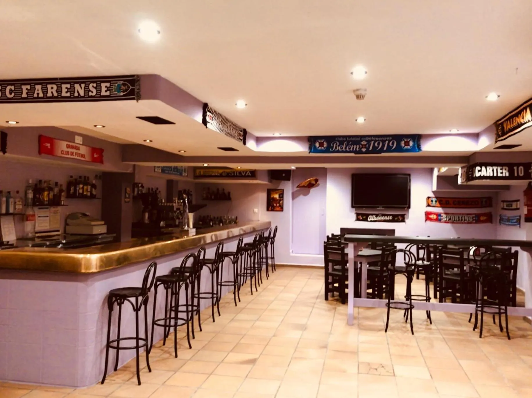 Lounge or bar in Hotel Refugi dels Isards