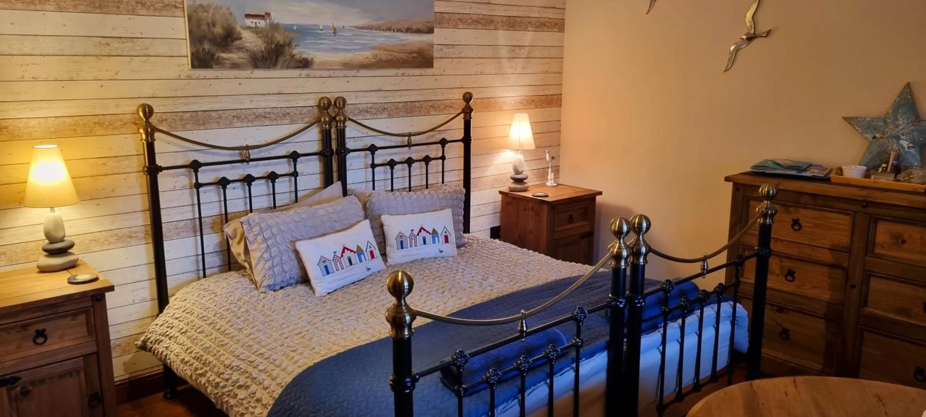 Deluxe Double Room with Balcony in Lyonshall Lodge