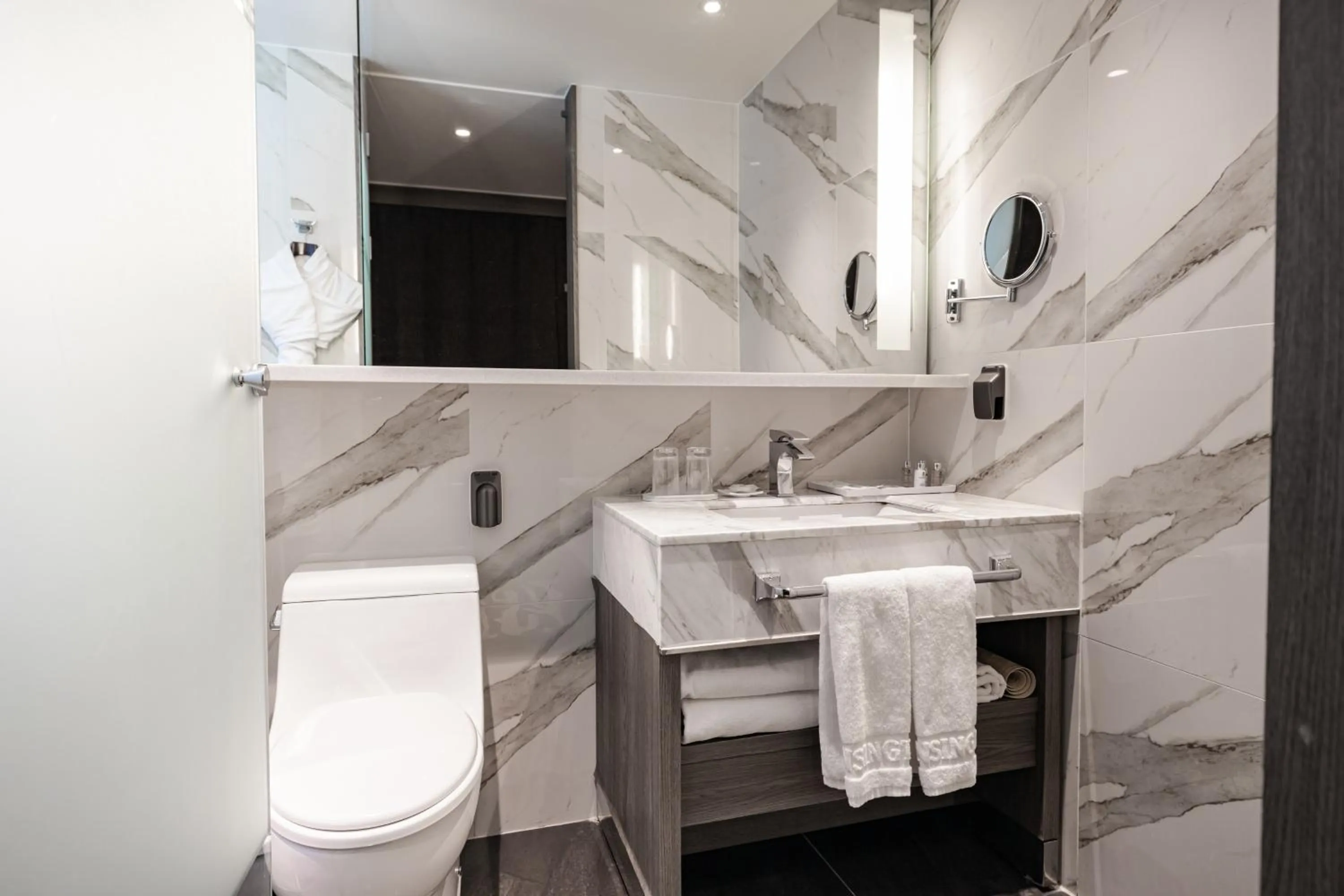 Toilet in Kent Hotel Gwangalli by Kensington