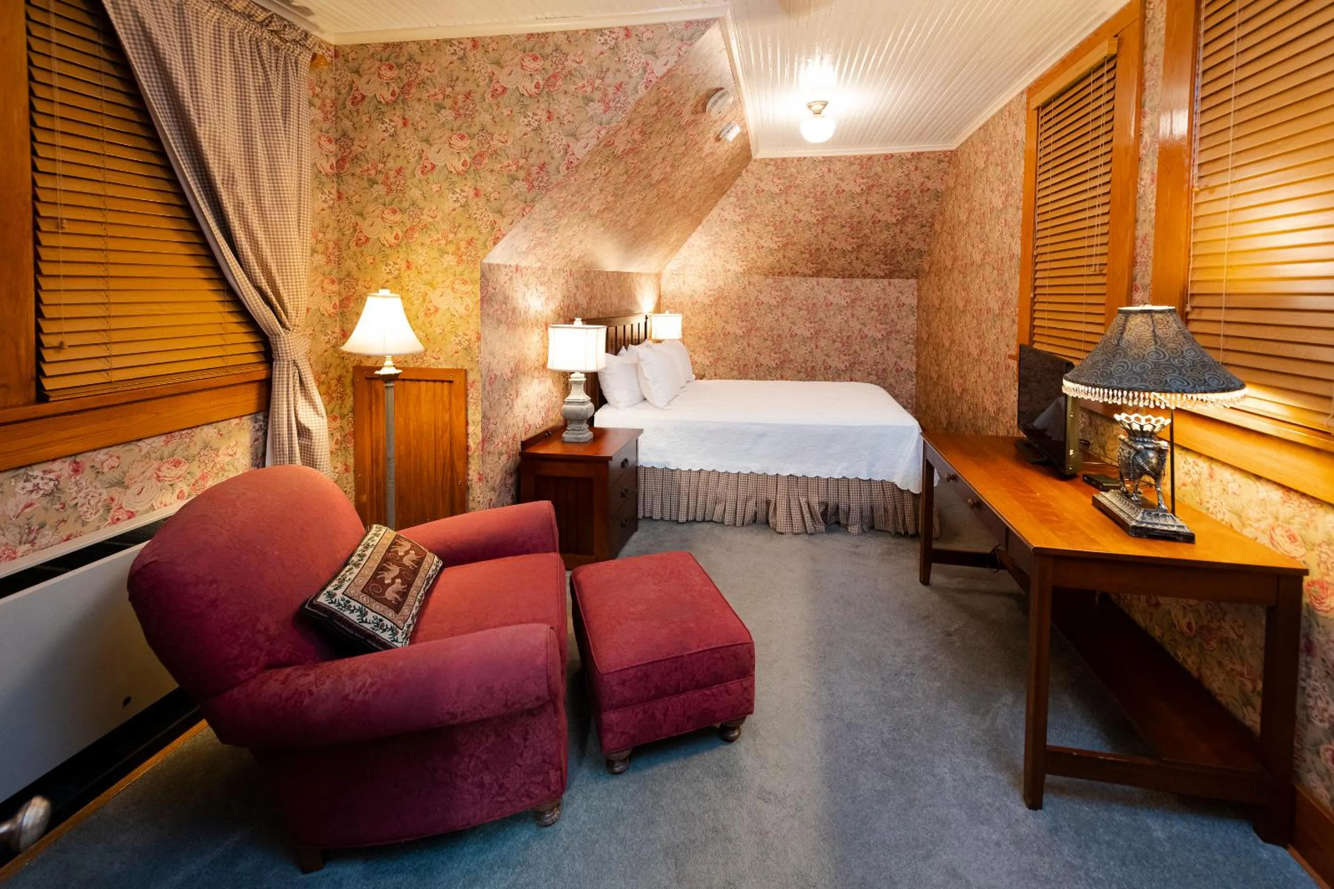 Standard Double Room in Captain Henderson House